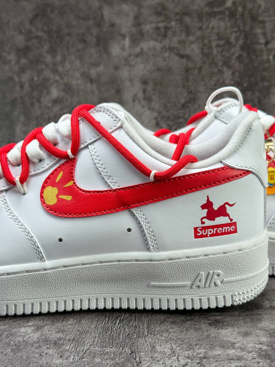 220 Nike Air Force 1 Low 07 马年限定 x Superme 白红 CZ0270-102-Chinese UA Cheap High Quatity Brand Clothes Bags handbags Sneakers wholesale wholesaler seller from China Factory suppliers Fashion Clothing Shoes best Quality Beautiful Price 220 Nike Air Force 1 Low 07 马年限定 x Superme 白红 CZ0270-102