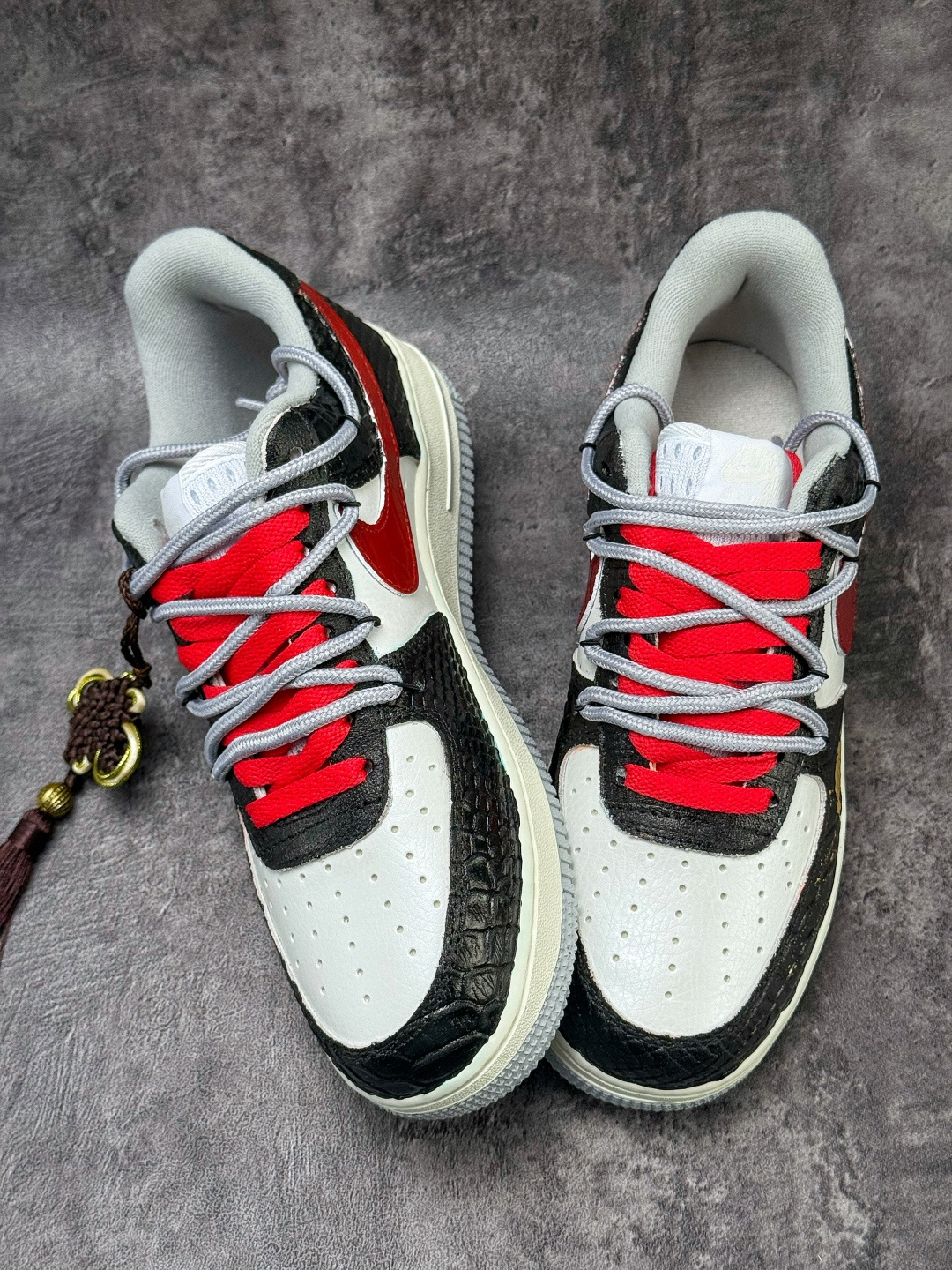 220 Nike Air Force 1 Low 07 马年限定 黑白红 DX2687-111-Chinese UA Cheap High Quatity Brand Clothes Bags handbags Sneakers wholesale wholesaler seller from China Factory suppliers Fashion Clothing Shoes best Quality Beautiful Price 220 Nike Air Force 1 Low 07 马年限定 黑白红 DX2687-111