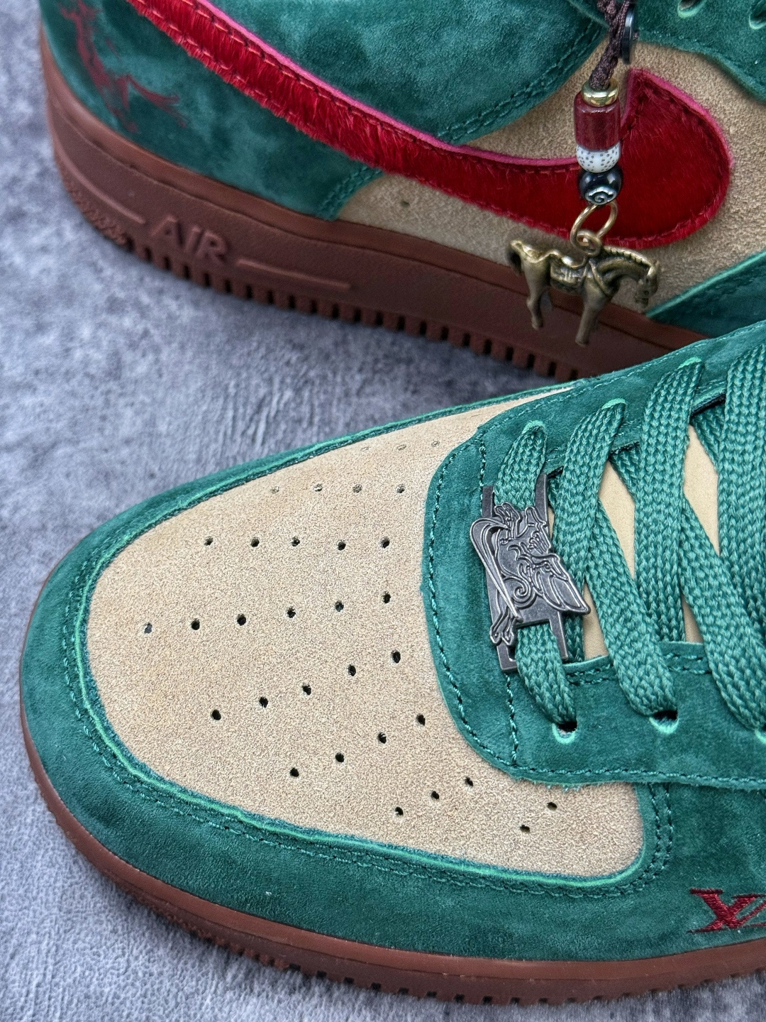 Nike Air Force 1 Low 07 x Louis Vuitton 马年限定 绿黄红 XY9025-006 Nike Air Force 1 Low 07 x Louis Vuitton 马年限定 绿黄红 XY9025-006