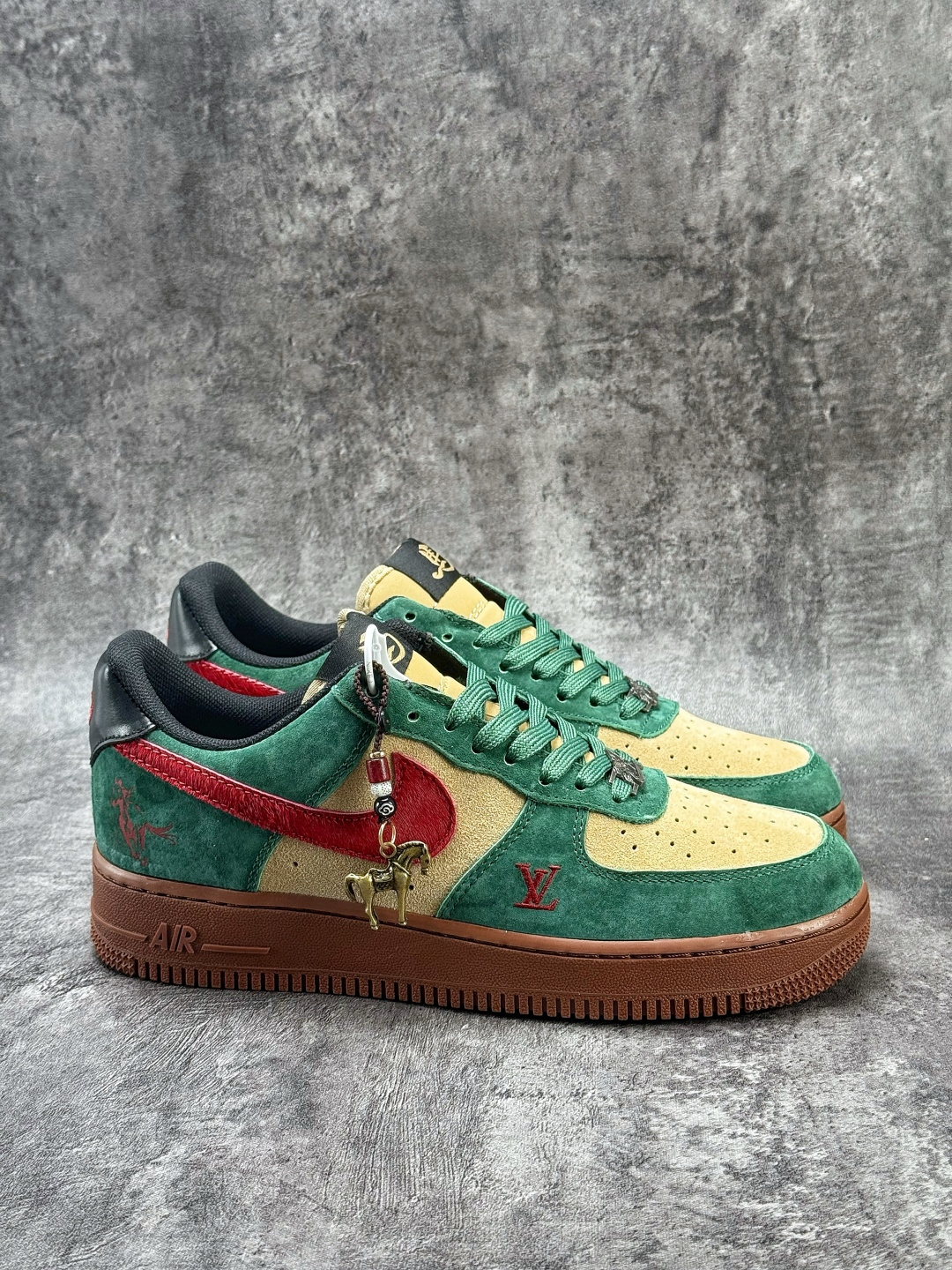 Nike Air Force 1 Low 07 x Louis Vuitton 马年限定 绿黄红 XY9025-006 Nike Air Force 1 Low 07 x Louis Vuitton 马年限定 绿黄红 XY9025-006
