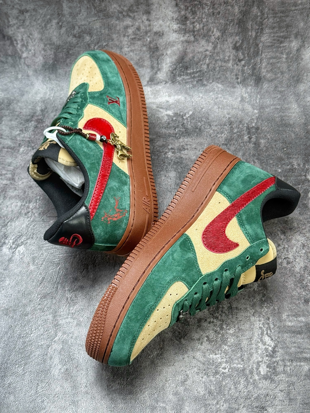 Nike Air Force 1 Low 07 x Louis Vuitton 马年限定 绿黄红 XY9025-006 Nike Air Force 1 Low 07 x Louis Vuitton 马年限定 绿黄红 XY9025-006