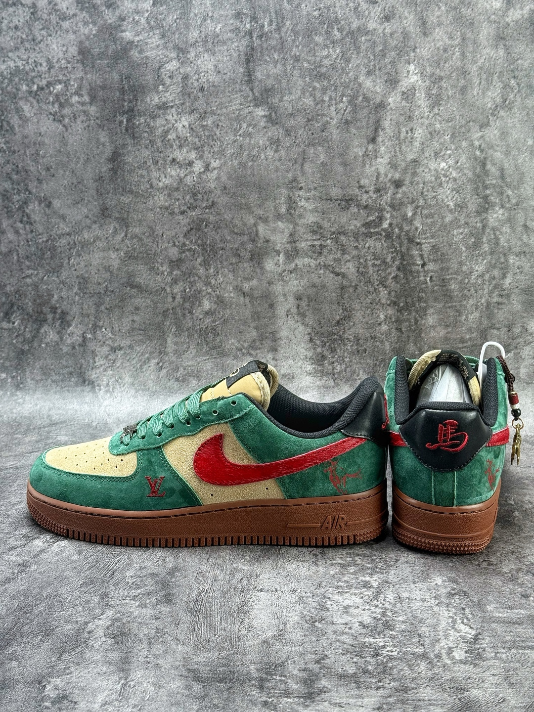 Nike Air Force 1 Low 07 x Louis Vuitton 马年限定 绿黄红 XY9025-006 Nike Air Force 1 Low 07 x Louis Vuitton 马年限定 绿黄红 XY9025-006