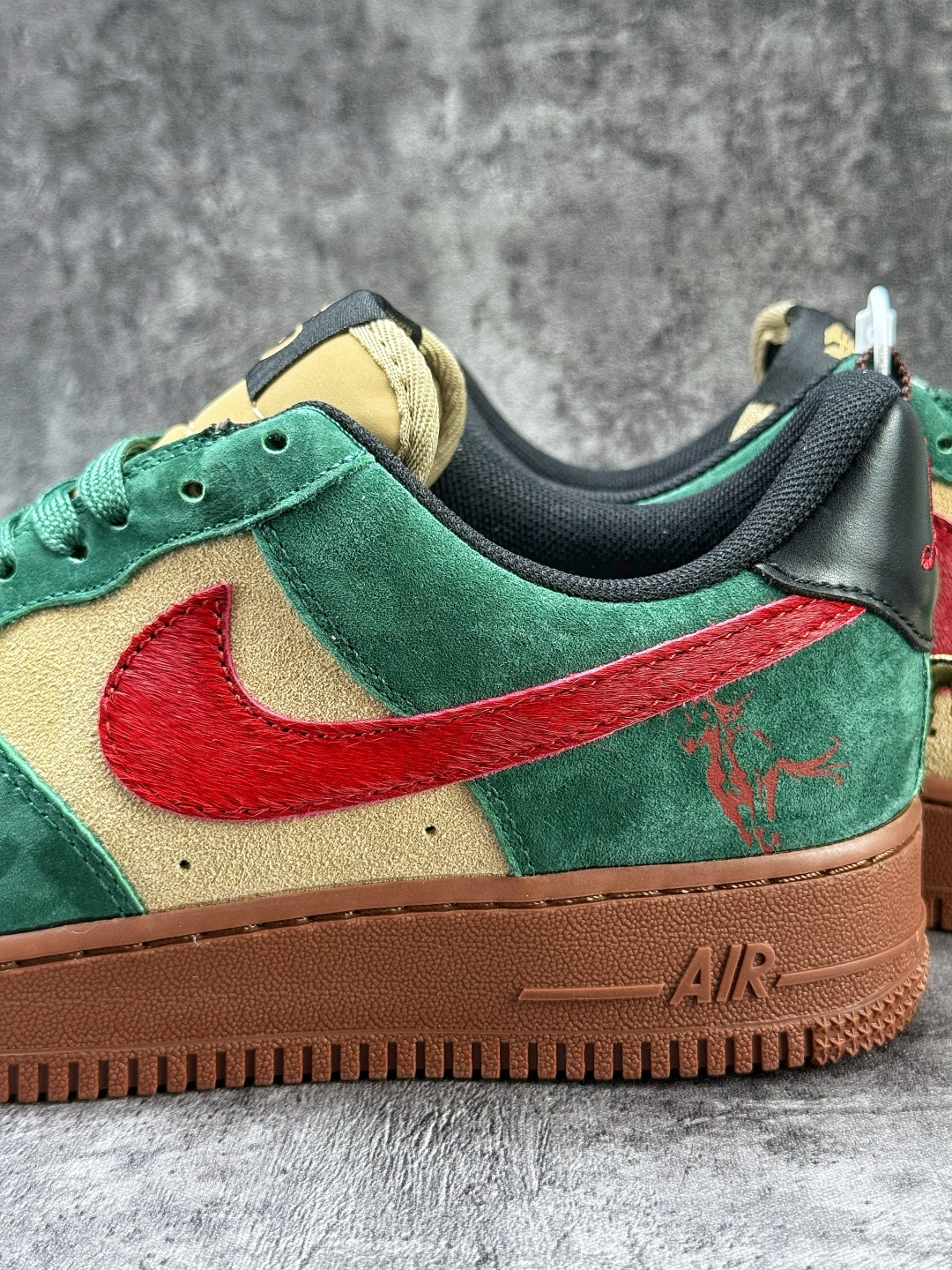 Nike Air Force 1 Low 07 x Louis Vuitton 马年限定 绿黄红 XY9025-006 Nike Air Force 1 Low 07 x Louis Vuitton 马年限定 绿黄红 XY9025-006