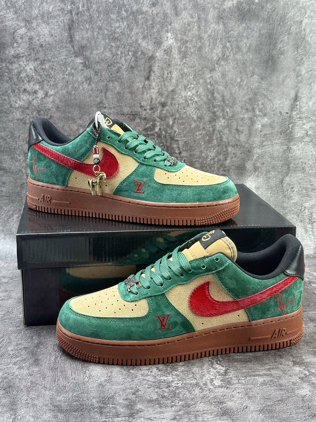 Nike Air Force 1 Low 07 x Louis Vuitton 马年限定 绿黄红 XY9025-006 Nike Air Force 1 Low 07 x Louis Vuitton 马年限定 绿黄红 XY9025-006