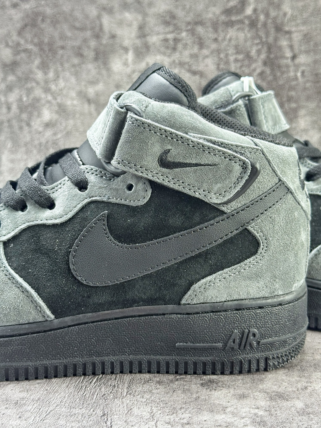 240 Nike Air Force 1 Mid 07 灰黑 ZH0316-167-Chinese UA Cheap High Quatity Brand Clothes Bags handbags Sneakers wholesale wholesaler seller from China Factory suppliers Fashion Clothing Shoes best Quality Beautiful Price 240 Nike Air Force 1 Mid 07 灰黑 ZH0316-167