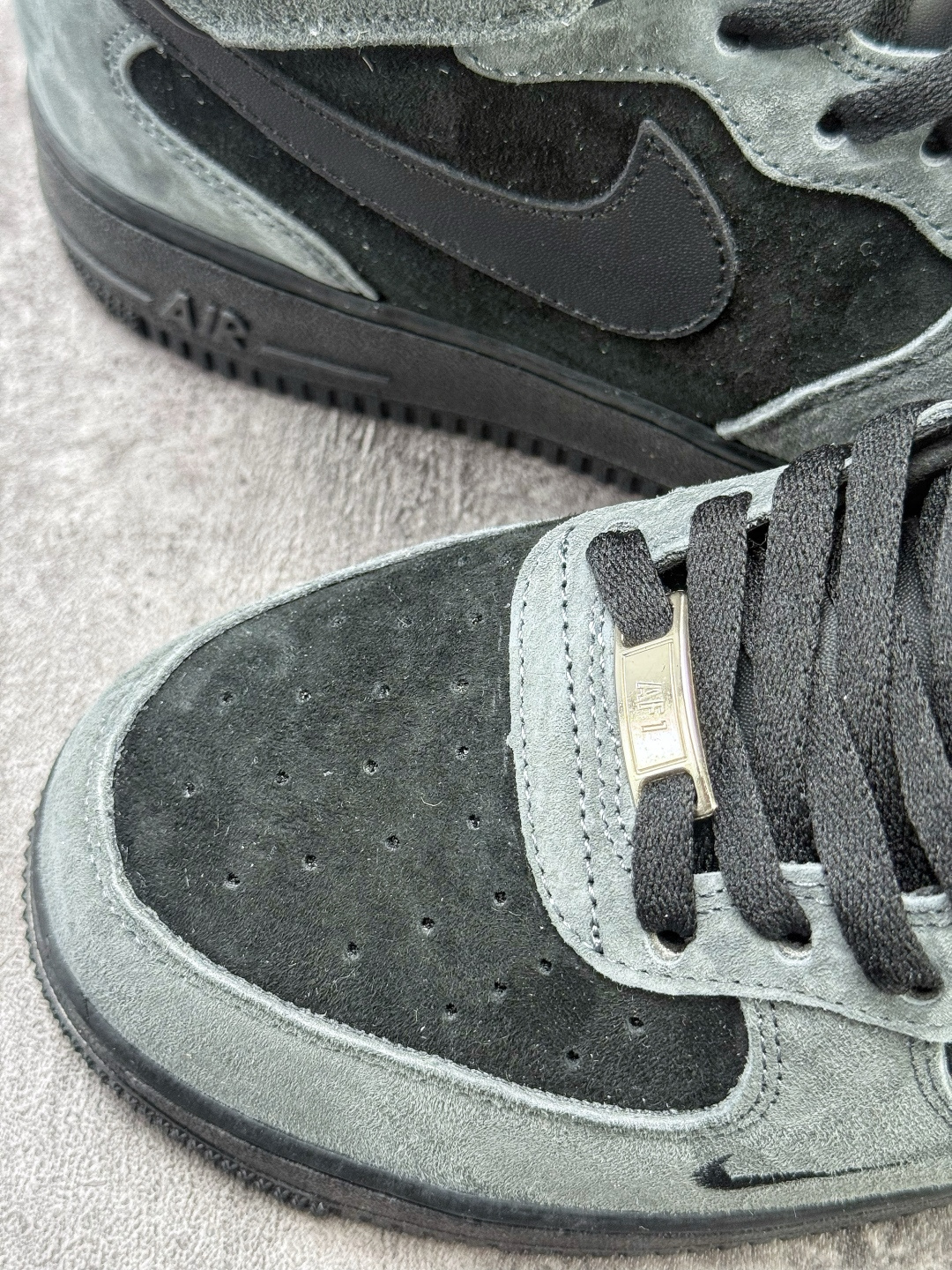 240 Nike Air Force 1 Mid 07 灰黑 ZH0316-167-Chinese UA Cheap High Quatity Brand Clothes Bags handbags Sneakers wholesale wholesaler seller from China Factory suppliers Fashion Clothing Shoes best Quality Beautiful Price 240 Nike Air Force 1 Mid 07 灰黑 ZH0316-167