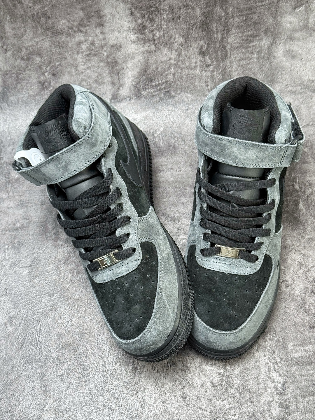 240 Nike Air Force 1 Mid 07 灰黑 ZH0316-167-Chinese UA Cheap High Quatity Brand Clothes Bags handbags Sneakers wholesale wholesaler seller from China Factory suppliers Fashion Clothing Shoes best Quality Beautiful Price 240 Nike Air Force 1 Mid 07 灰黑 ZH0316-167