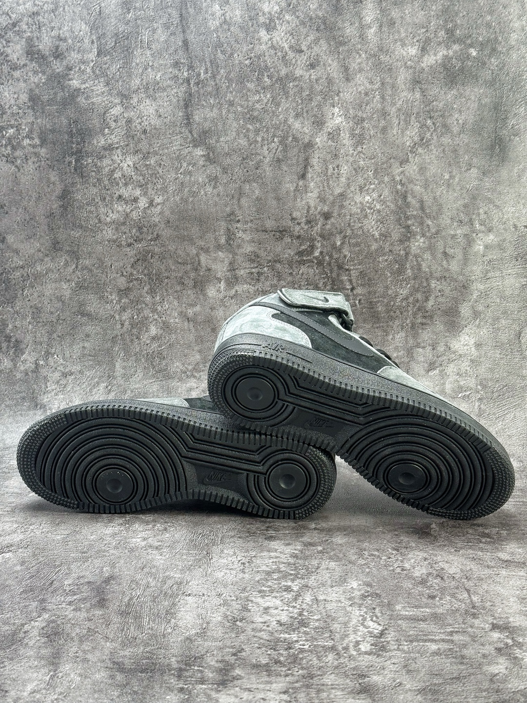 240 Nike Air Force 1 Mid 07 灰黑 ZH0316-167-Chinese UA Cheap High Quatity Brand Clothes Bags handbags Sneakers wholesale wholesaler seller from China Factory suppliers Fashion Clothing Shoes best Quality Beautiful Price 240 Nike Air Force 1 Mid 07 灰黑 ZH0316-167