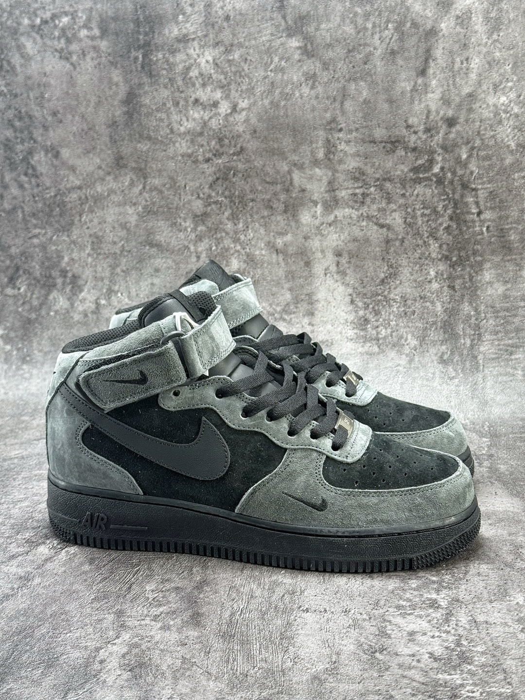 240 Nike Air Force 1 Mid 07 灰黑 ZH0316-167-Chinese UA Cheap High Quatity Brand Clothes Bags handbags Sneakers wholesale wholesaler seller from China Factory suppliers Fashion Clothing Shoes best Quality Beautiful Price 240 Nike Air Force 1 Mid 07 灰黑 ZH0316-167