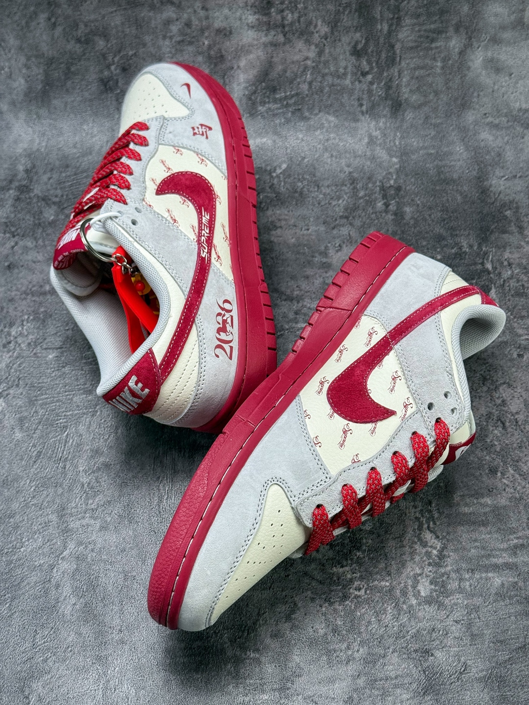 230 Nike SB Dunk Low x Superme 马年限定 灰白红 JP2026-100