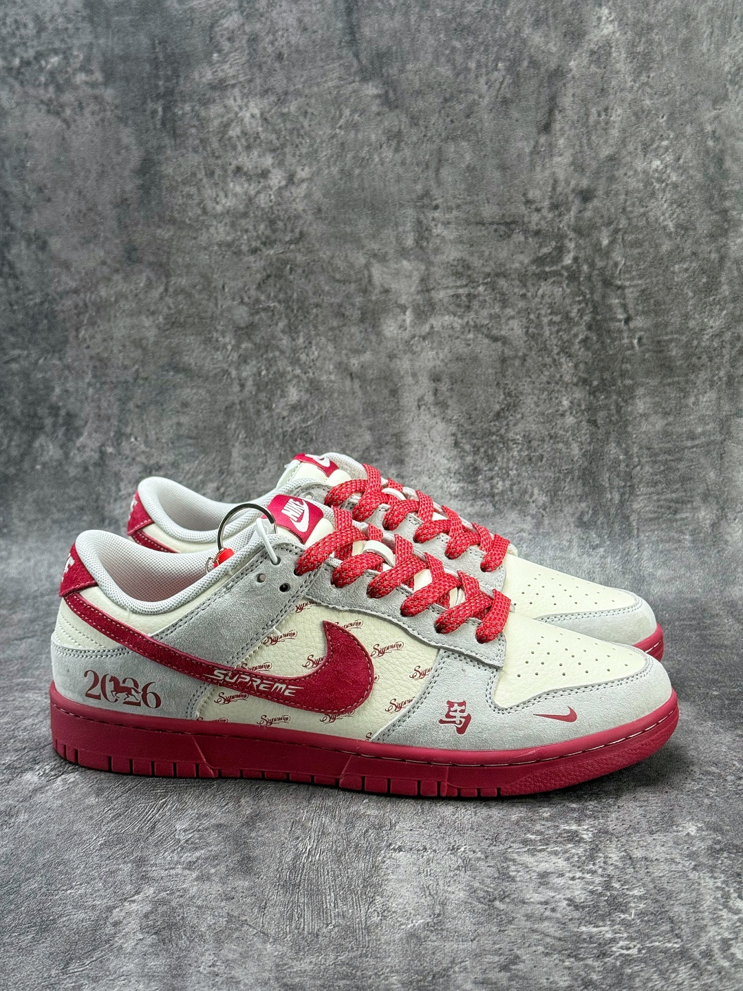230 Nike SB Dunk Low x Superme 马年限定 灰白红 JP2026-100
