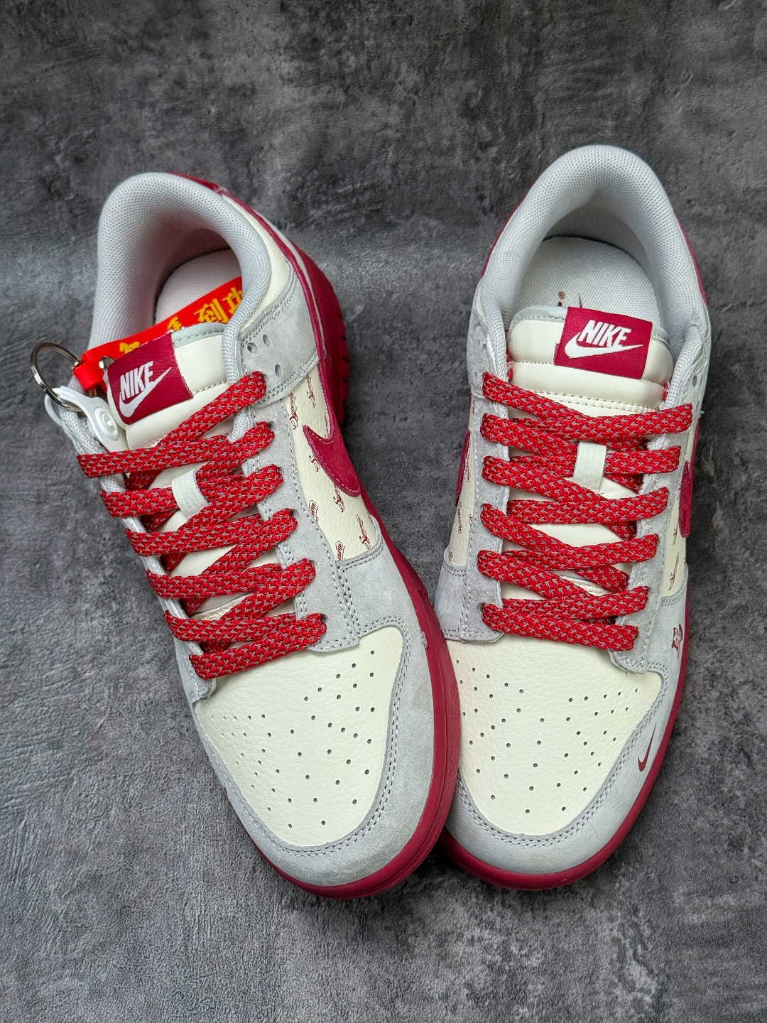 230 Nike SB Dunk Low x Superme 马年限定 灰白红 JP2026-100