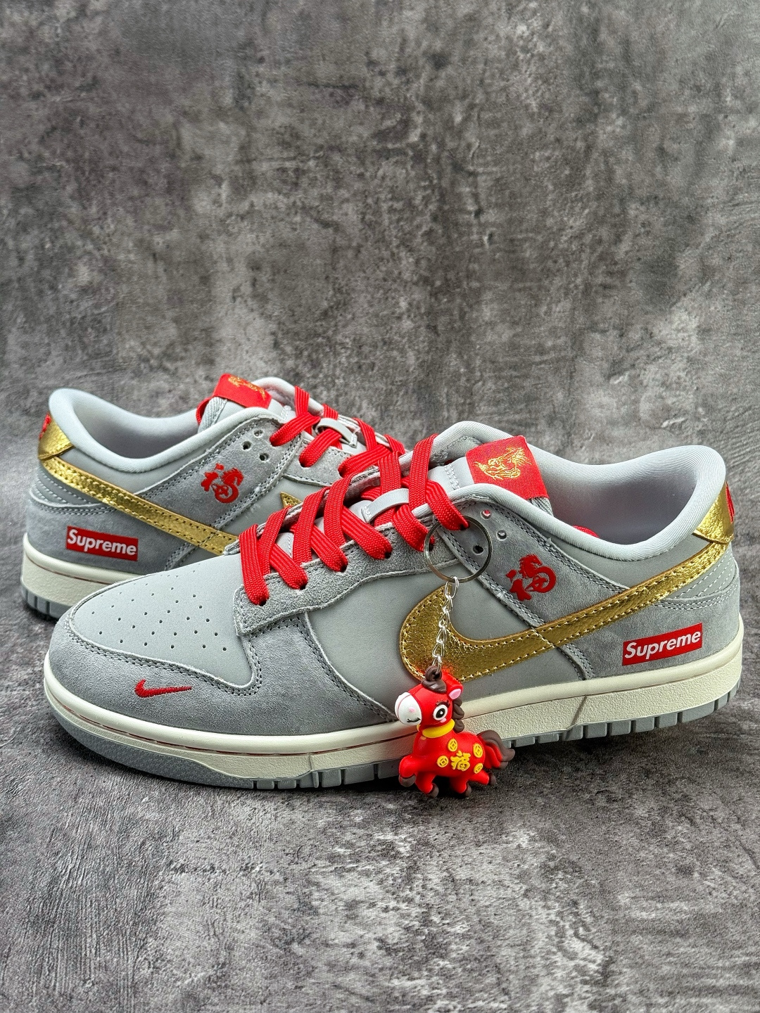 230 Nike SB Dunk Low 马年限定 x Superme 灰黄红小勾 NH0601-485-Chinese UA Cheap High Quatity Brand Clothes Bags handbags Sneakers wholesale wholesaler seller from China Factory suppliers Fashion Clothing Shoes best Quality Beautiful Price 230 Nike SB Dunk Low 马年限定 x Superme 灰黄红小勾 NH0601-485