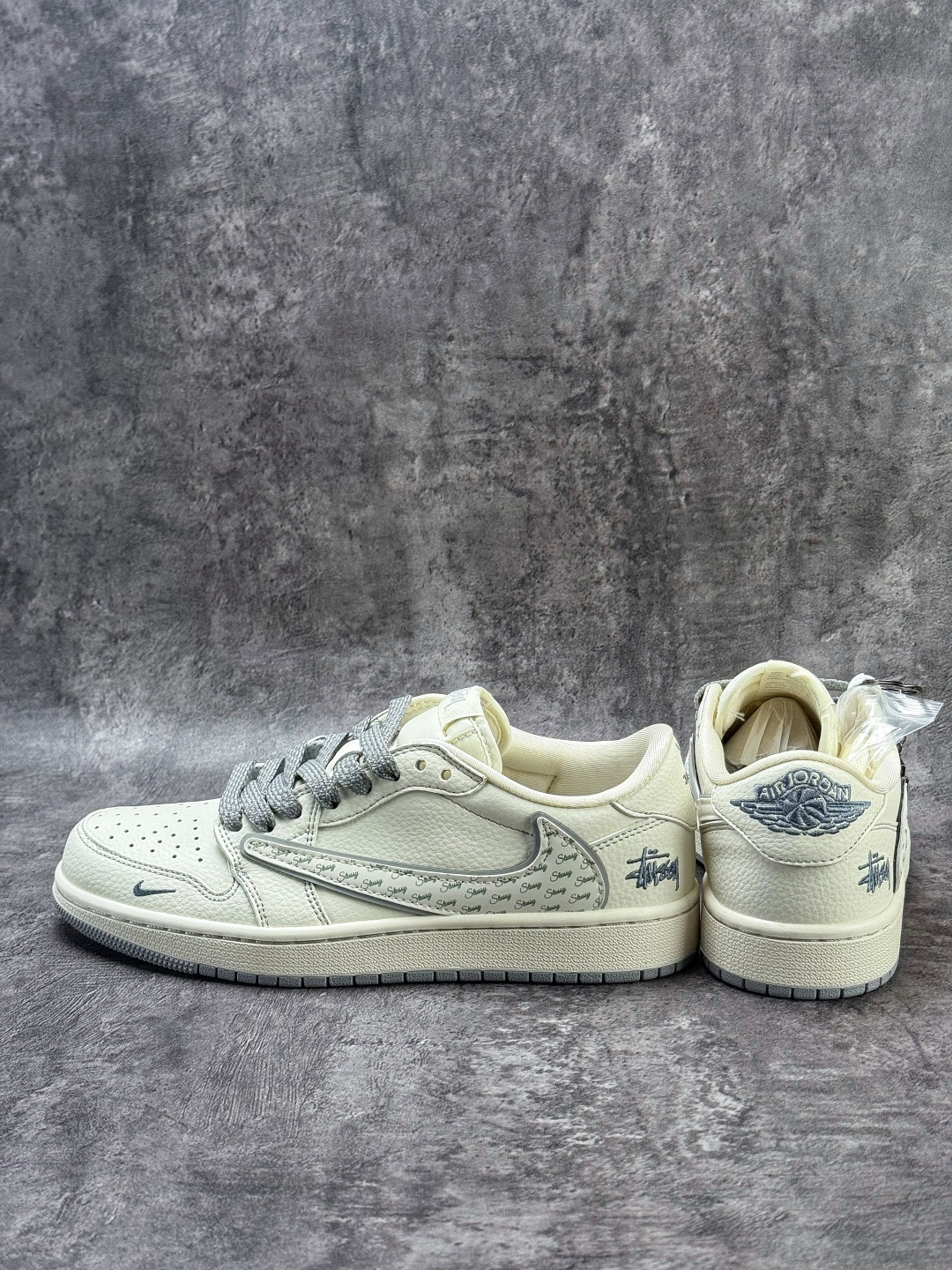 230 Travis Scott x Nike Air Jordan 1 Low x Stussy Air Jordan 1 Low 反转白灰小勾满天星倒钩 HH7518-085-Chinese UA Cheap High Quatity Brand Clothes Bags handbags Sneakers wholesale wholesaler seller from China Factory suppliers Fashion Clothing Shoes best Quality Beautiful Price 230 Travis Scott x Nike Air Jordan 1 Low x Stussy Air Jordan 1 Low 反转白灰小勾满天星倒钩 HH7518-085
