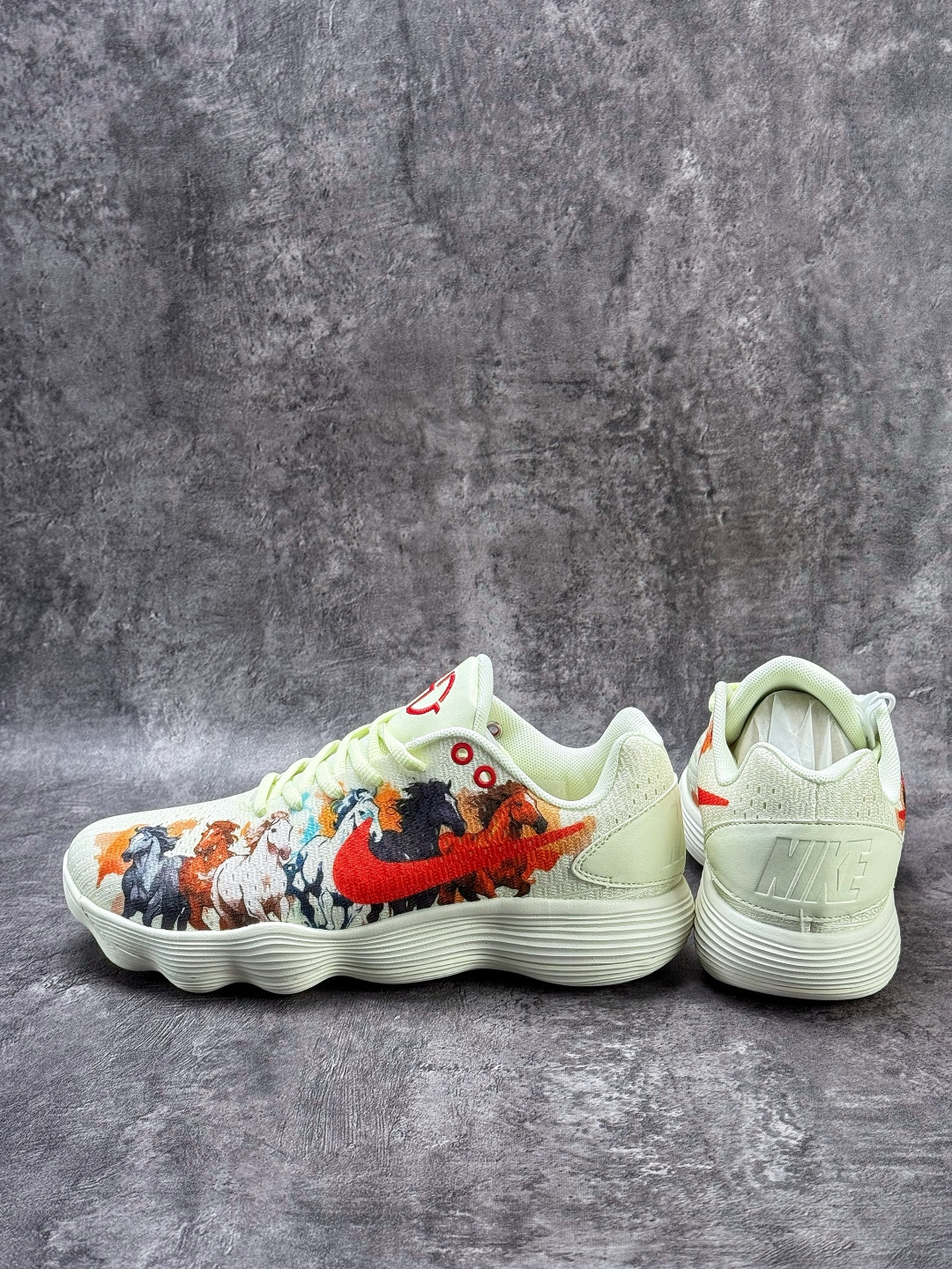 240 NIKE Hyperdunk HD2017 马年限定 897637-007-Chinese UA Cheap High Quatity Brand Clothes Bags handbags Sneakers wholesale wholesaler seller from China Factory suppliers Fashion Clothing Shoes best Quality Beautiful Price 240 NIKE Hyperdunk HD2017 马年限定 897637-007