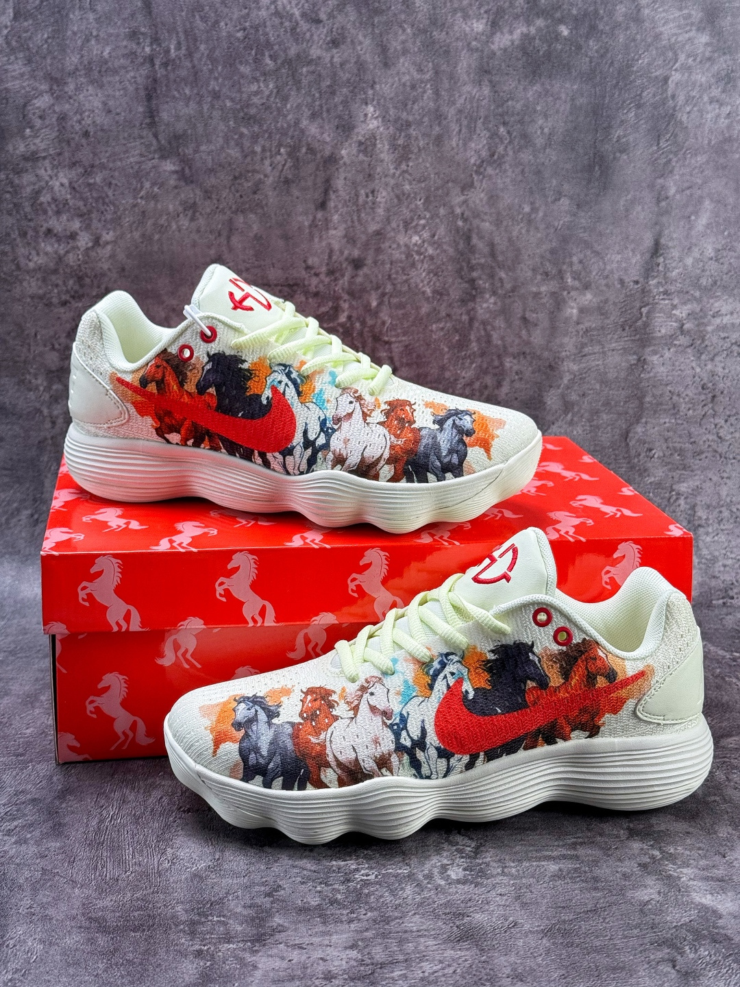 240 NIKE Hyperdunk HD2017 马年限定 897637-007-Chinese UA Cheap High Quatity Brand Clothes Bags handbags Sneakers wholesale wholesaler seller from China Factory suppliers Fashion Clothing Shoes best Quality Beautiful Price 240 NIKE Hyperdunk HD2017 马年限定 897637-007
