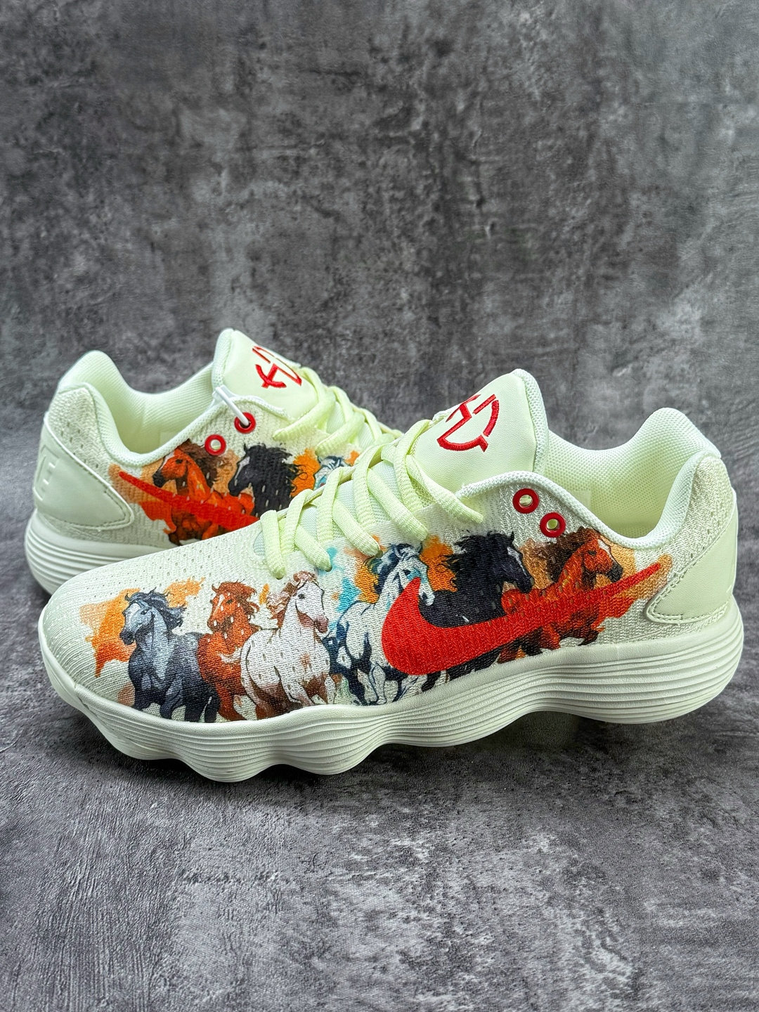 240 NIKE Hyperdunk HD2017 马年限定 897637-007-Chinese UA Cheap High Quatity Brand Clothes Bags handbags Sneakers wholesale wholesaler seller from China Factory suppliers Fashion Clothing Shoes best Quality Beautiful Price 240 NIKE Hyperdunk HD2017 马年限定 897637-007
