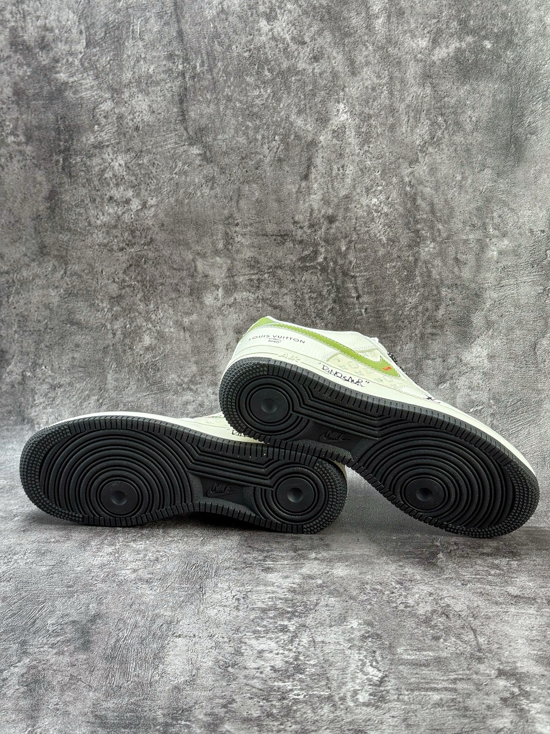 210 Nike Air Force 1 Low 07 x Louis Vuitton 白绿满天星 KG6699-F16-Chinese UA Cheap High Quatity Brand Clothes Bags handbags Sneakers wholesale wholesaler seller from China Factory suppliers Fashion Clothing Shoes best Quality Beautiful Price 210 Nike Air Force 1 Low 07 x Louis Vuitton 白绿满天星 KG6699-F16