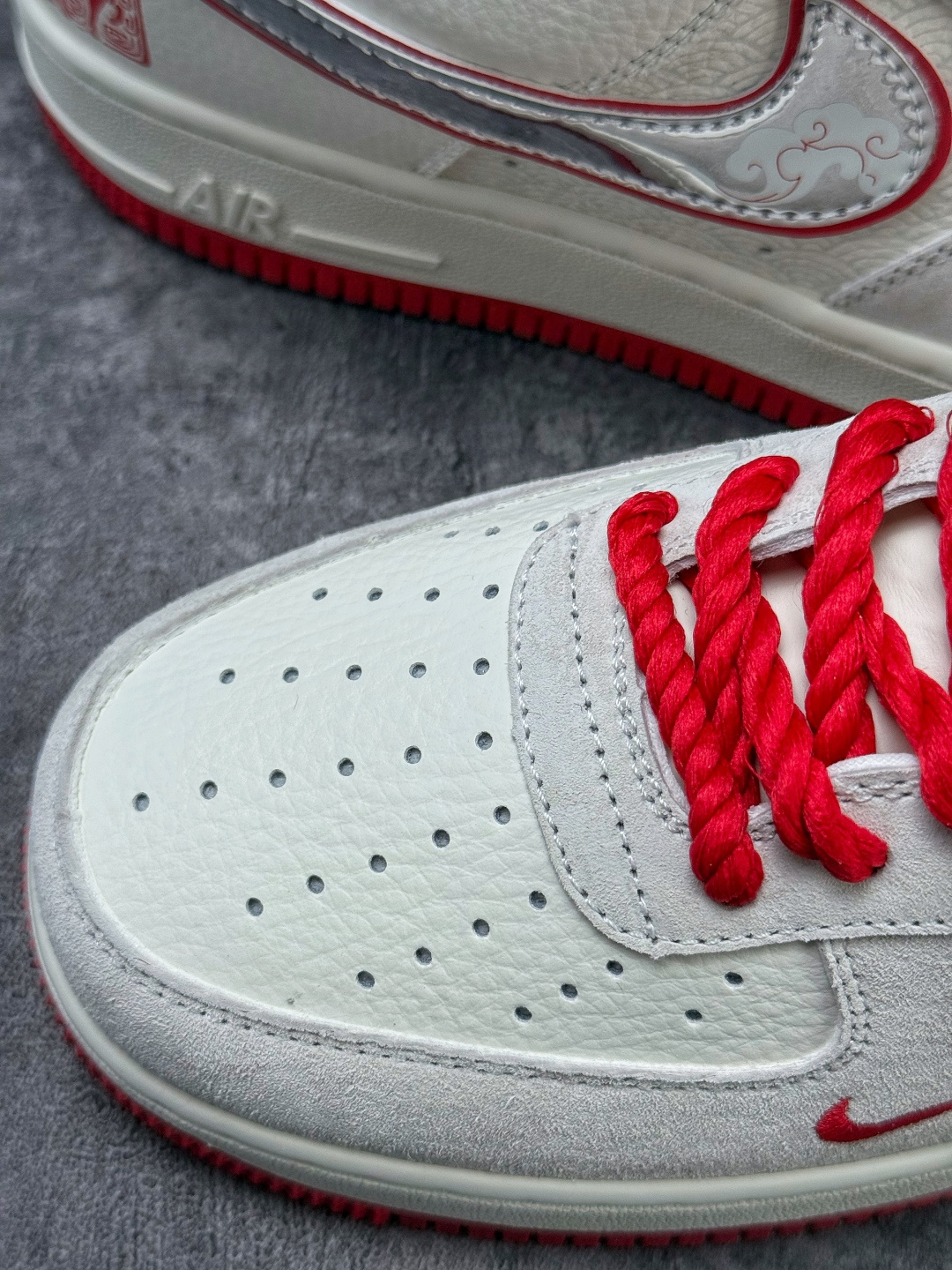 Nike Air Force 1 Low 07 马年限定 白红小勾 XA2001-901 Nike Air Force 1 Low 07 马年限定 白红小勾 XA2001-901