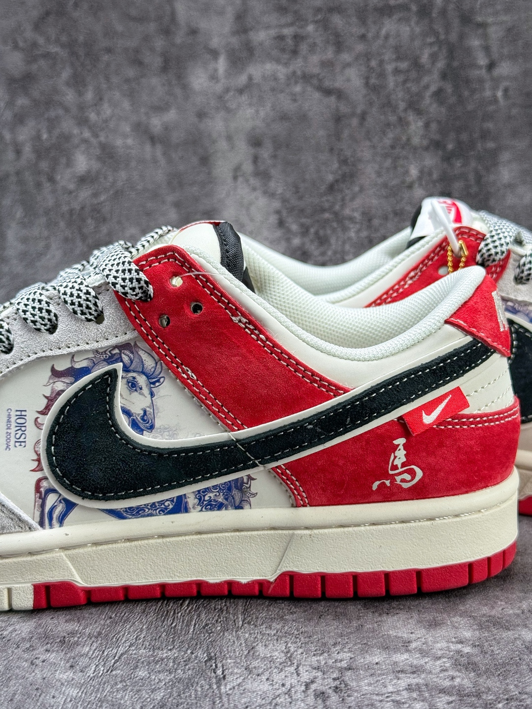 220 Nike SB Dunk Low 马年限定 灰白红满天星 YX5066-410-Chinese UA Cheap High Quatity Brand Clothes Bags handbags Sneakers wholesale wholesaler seller from China Factory suppliers Fashion Clothing Shoes best Quality Beautiful Price 220 Nike SB Dunk Low 马年限定 灰白红满天星 YX5066-410