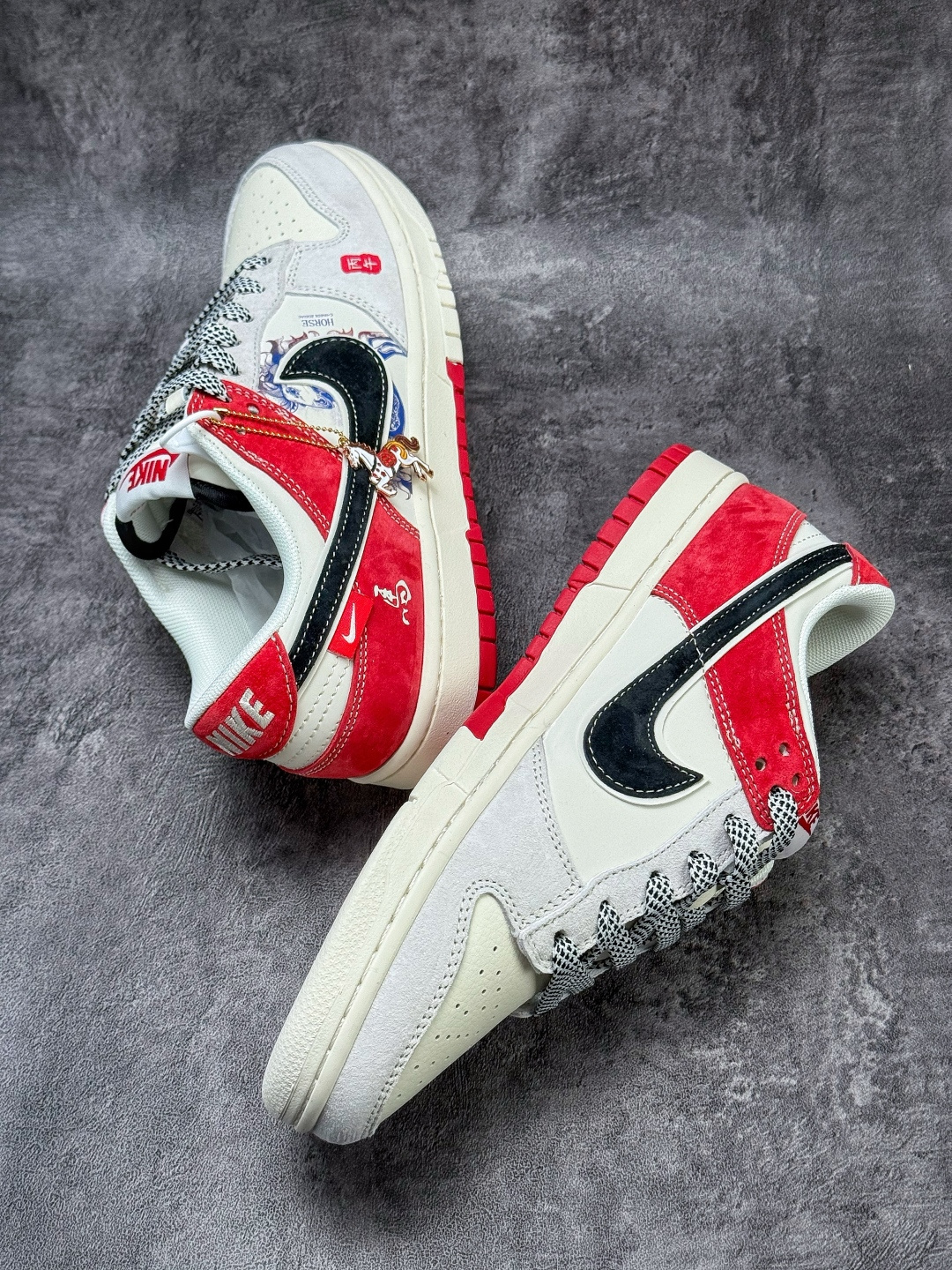 220 Nike SB Dunk Low 马年限定 灰白红满天星 YX5066-410-Chinese UA Cheap High Quatity Brand Clothes Bags handbags Sneakers wholesale wholesaler seller from China Factory suppliers Fashion Clothing Shoes best Quality Beautiful Price 220 Nike SB Dunk Low 马年限定 灰白红满天星 YX5066-410