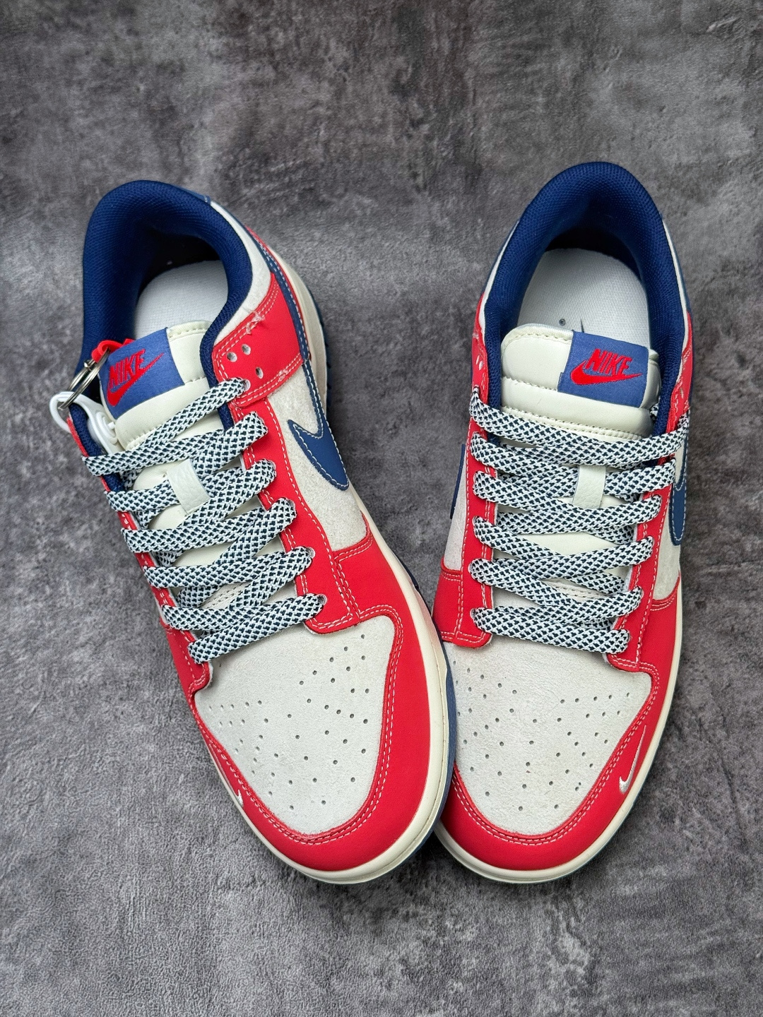 220 Nike SB Dunk Low 马年限定 红灰蓝三小勾满天星 LX1988-817