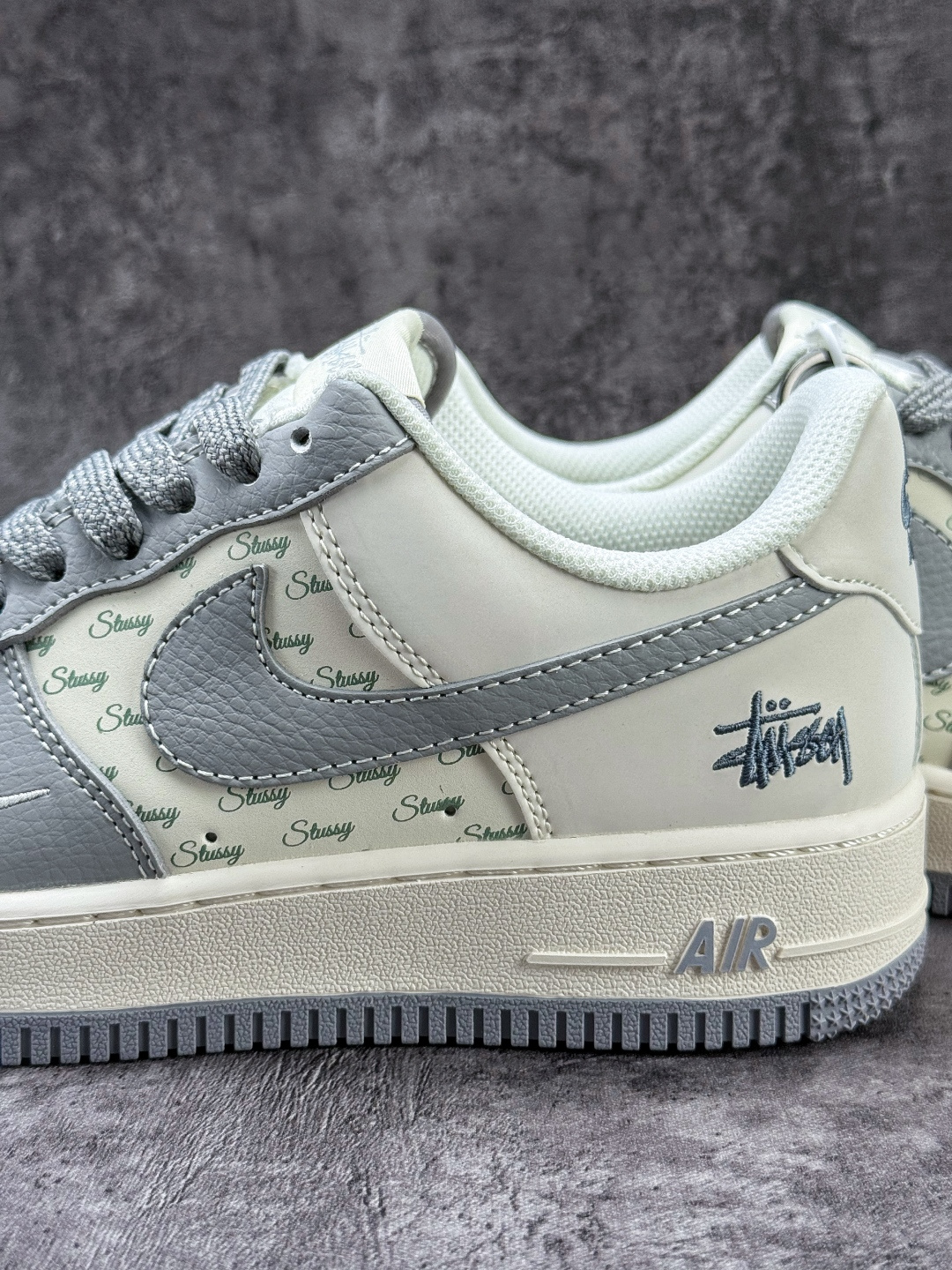 210 Nike Air Force 1 Low 07 x Stussy 灰白小勾满天星 HH7518-082