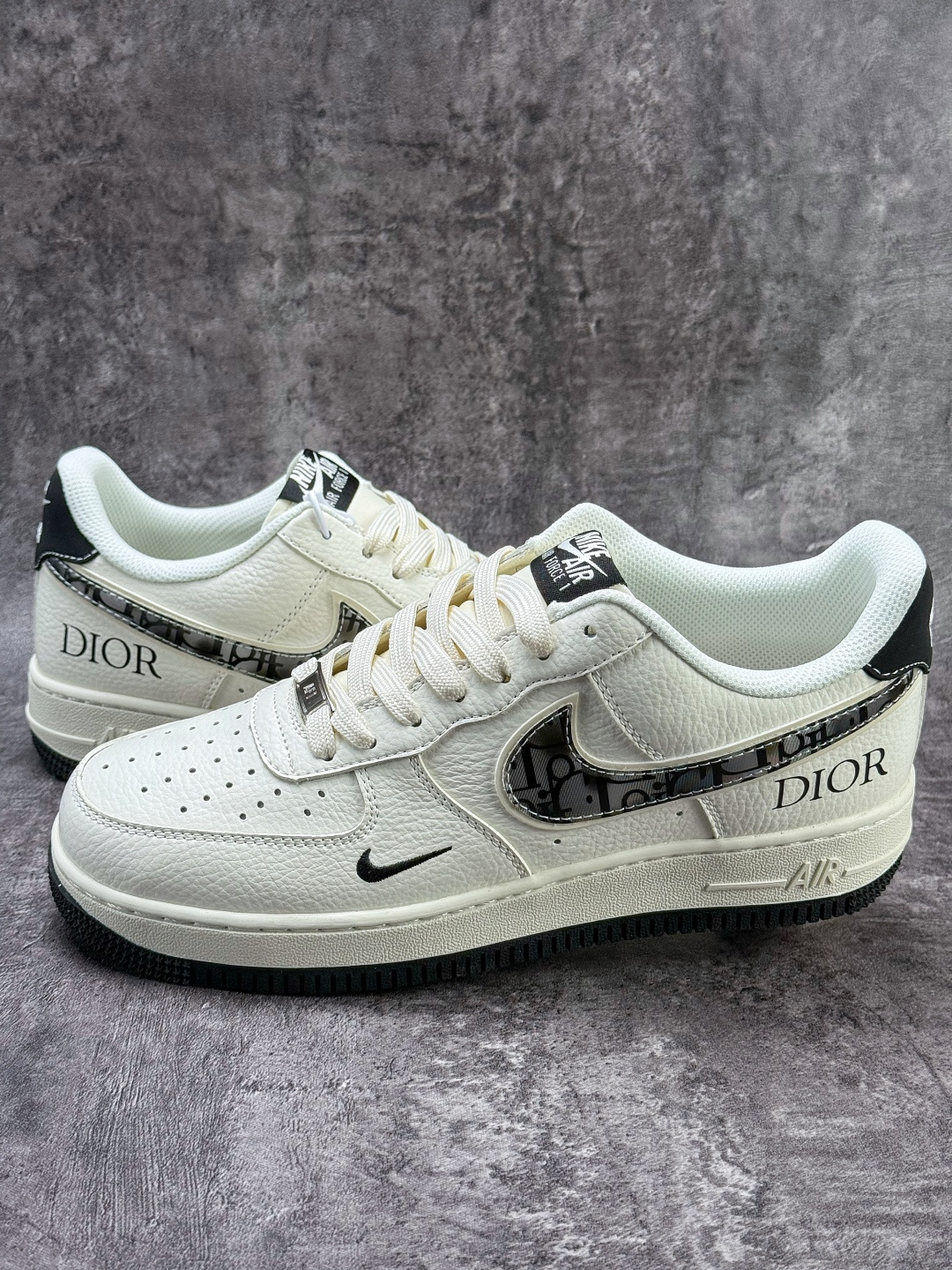 210 Nike Air Force 1 Low 07 x DIOR 白黑小勾 MM3399-811-Chinese UA Cheap High Quatity Brand Clothes Bags handbags Sneakers wholesale wholesaler seller from China Factory suppliers Fashion Clothing Shoes best Quality Beautiful Price 210 Nike Air Force 1 Low 07 x DIOR 白黑小勾 MM3399-811