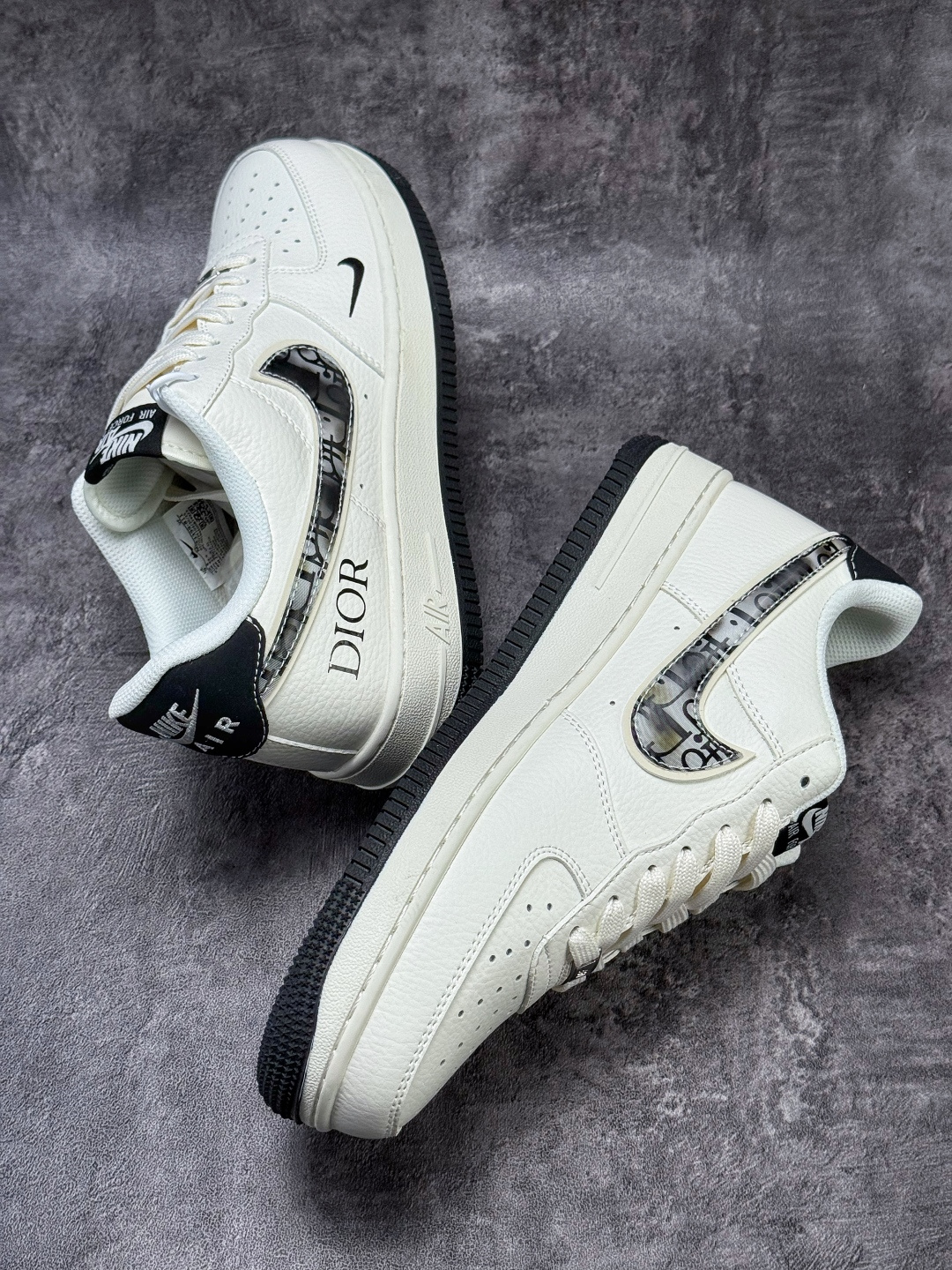 210 Nike Air Force 1 Low 07 x DIOR 白黑小勾 MM3399-811-Chinese UA Cheap High Quatity Brand Clothes Bags handbags Sneakers wholesale wholesaler seller from China Factory suppliers Fashion Clothing Shoes best Quality Beautiful Price 210 Nike Air Force 1 Low 07 x DIOR 白黑小勾 MM3399-811
