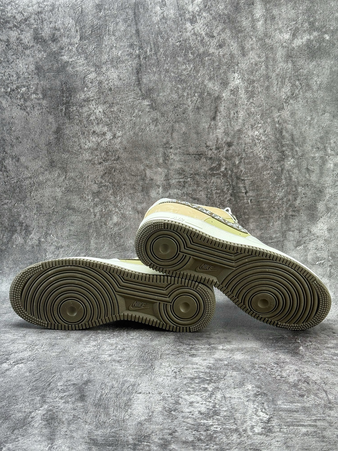 210 Nike Air Force 1 Low 07 马年限定 白棕绿小勾 NH0601-537-Chinese UA Cheap High Quatity Brand Clothes Bags handbags Sneakers wholesale wholesaler seller from China Factory suppliers Fashion Clothing Shoes best Quality Beautiful Price 210 Nike Air Force 1 Low 07 马年限定 白棕绿小勾 NH0601-537