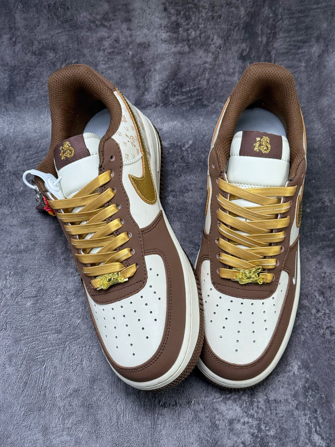210 Nike Air Force 1 Low 07 马年限定 棕白小勾 IQ1119-011-Chinese UA Cheap High Quatity Brand Clothes Bags handbags Sneakers wholesale wholesaler seller from China Factory suppliers Fashion Clothing Shoes best Quality Beautiful Price 210 Nike Air Force 1 Low 07 马年限定 棕白小勾 IQ1119-011