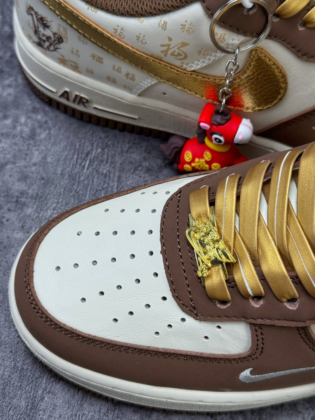 210 Nike Air Force 1 Low 07 马年限定 棕白小勾 IQ1119-011-Chinese UA Cheap High Quatity Brand Clothes Bags handbags Sneakers wholesale wholesaler seller from China Factory suppliers Fashion Clothing Shoes best Quality Beautiful Price 210 Nike Air Force 1 Low 07 马年限定 棕白小勾 IQ1119-011