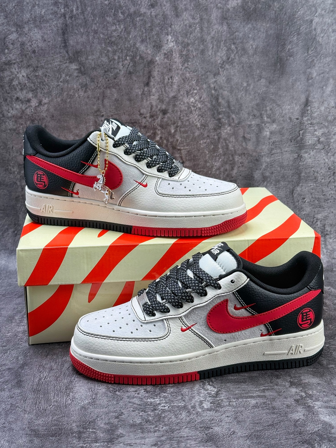 Nike Air Force 1 Low 07 马年限定 白灰红三小勾满天星 HT5088-620 Nike Air Force 1 Low 07 马年限定 白灰红三小勾满天星 HT5088-620
