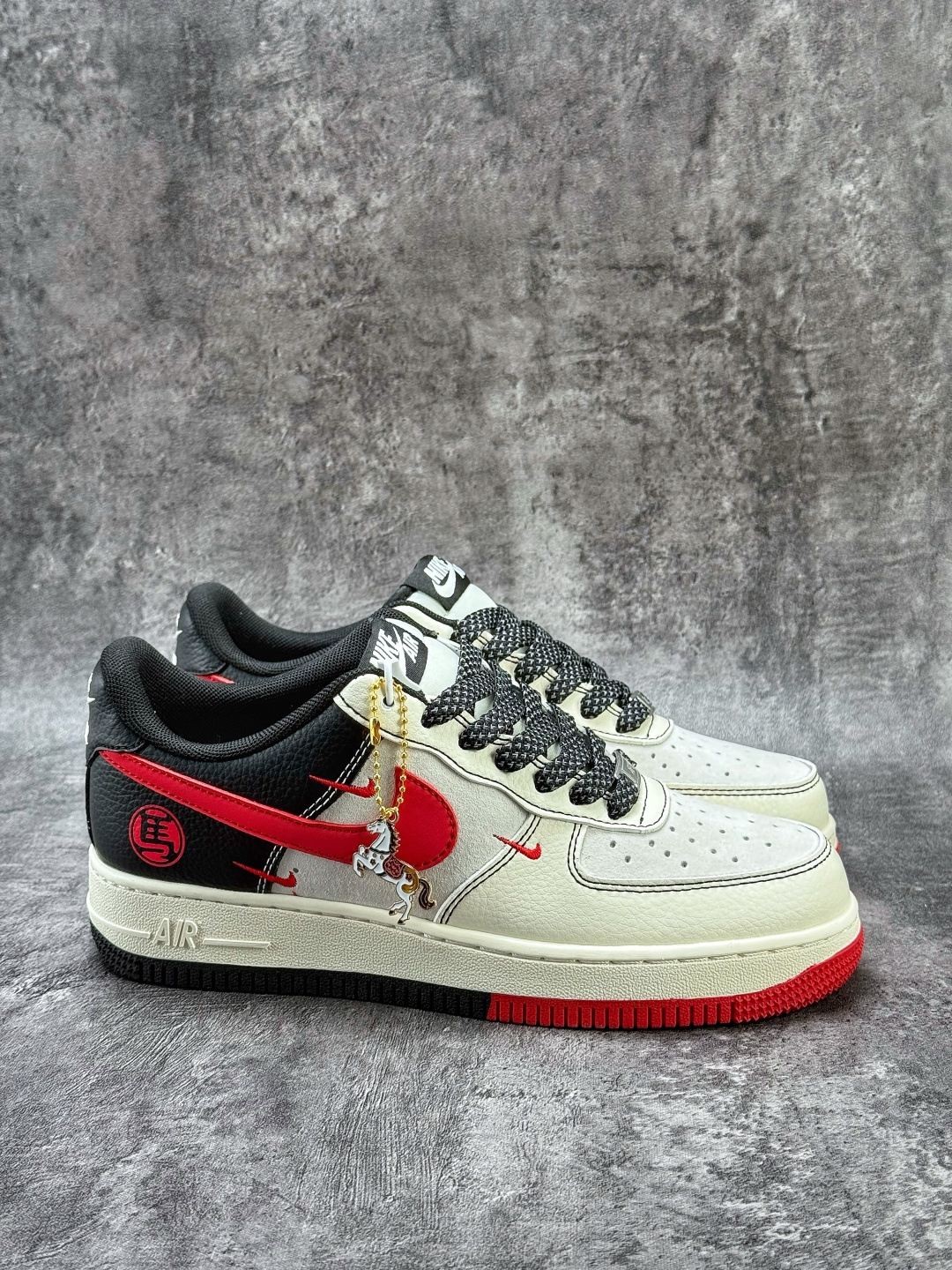 Nike Air Force 1 Low 07 马年限定 白灰红三小勾满天星 HT5088-620 Nike Air Force 1 Low 07 马年限定 白灰红三小勾满天星 HT5088-620