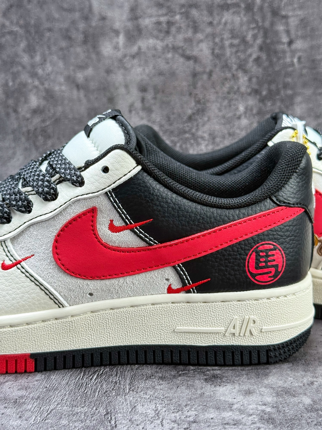 Nike Air Force 1 Low 07 马年限定 白灰红三小勾满天星 HT5088-620 Nike Air Force 1 Low 07 马年限定 白灰红三小勾满天星 HT5088-620