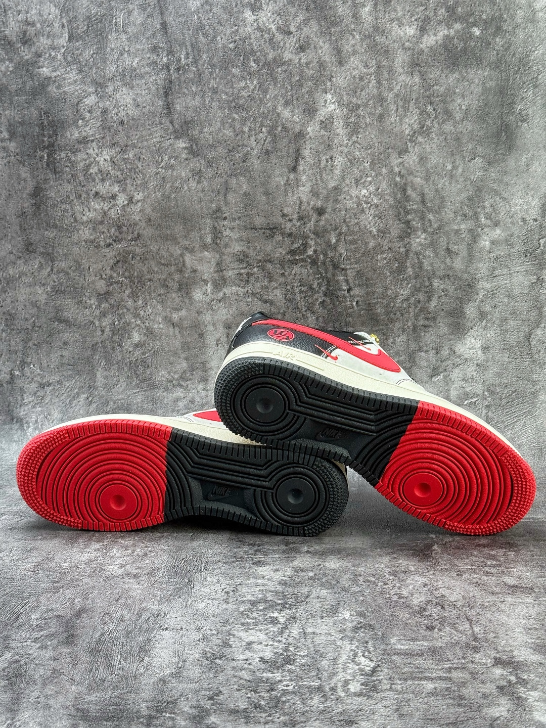 Nike Air Force 1 Low 07 马年限定 白灰红三小勾满天星 HT5088-620 Nike Air Force 1 Low 07 马年限定 白灰红三小勾满天星 HT5088-620