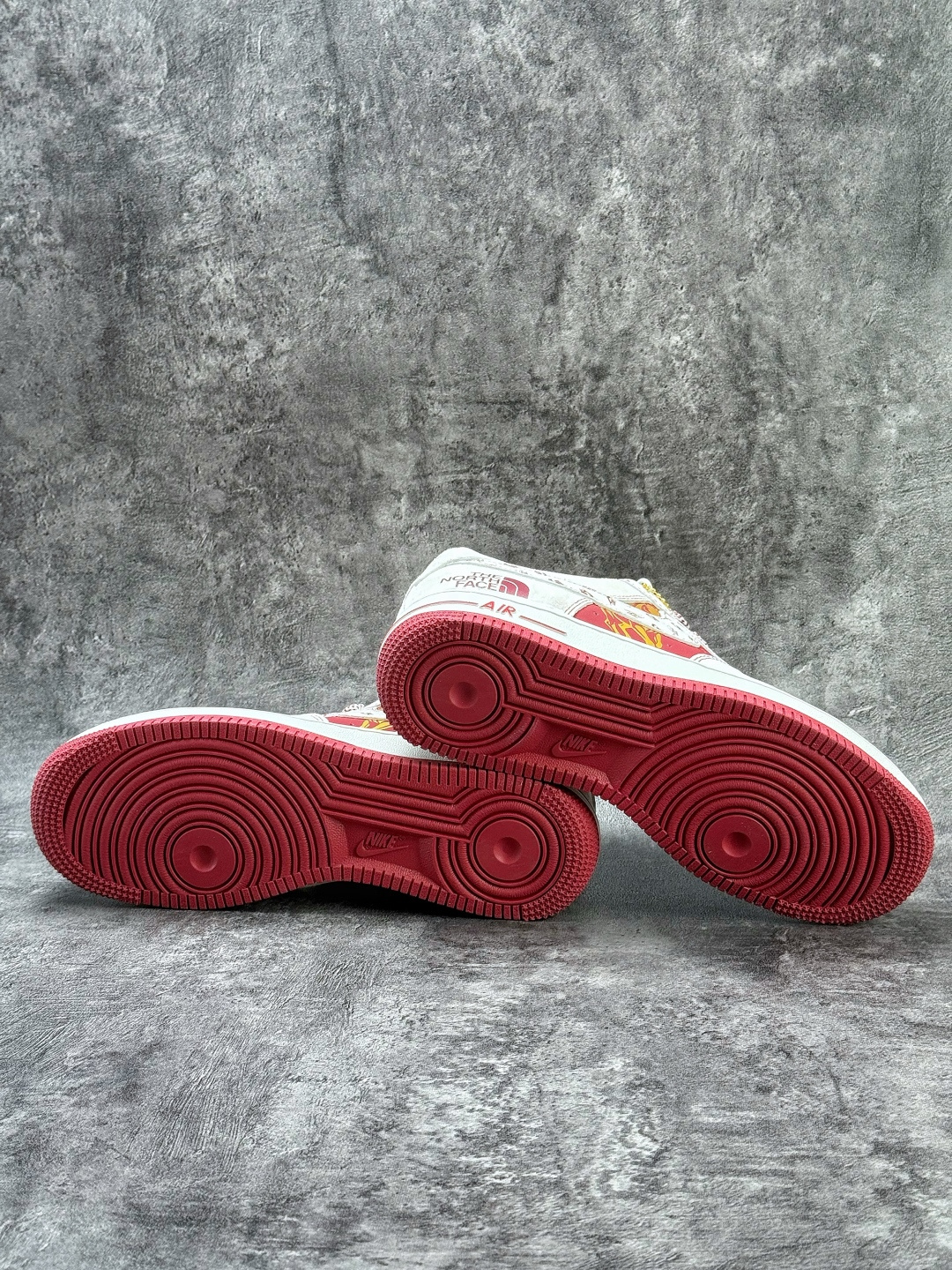 210 Nike Air Force 1 Low 07 马年限定 x The North Face 灰红小勾满天星 JP2026-137-Chinese UA Cheap High Quatity Brand Clothes Bags handbags Sneakers wholesale wholesaler seller from China Factory suppliers Fashion Clothing Shoes best Quality Beautiful Price 210 Nike Air Force 1 Low 07 马年限定 x The North Face 灰红小勾满天星 JP2026-137