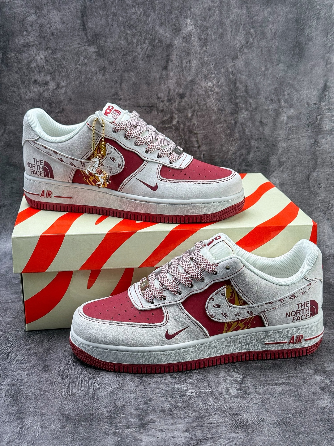 210 Nike Air Force 1 Low 07 马年限定 x The North Face 灰红小勾满天星 JP2026-137-Chinese UA Cheap High Quatity Brand Clothes Bags handbags Sneakers wholesale wholesaler seller from China Factory suppliers Fashion Clothing Shoes best Quality Beautiful Price 210 Nike Air Force 1 Low 07 马年限定 x The North Face 灰红小勾满天星 JP2026-137