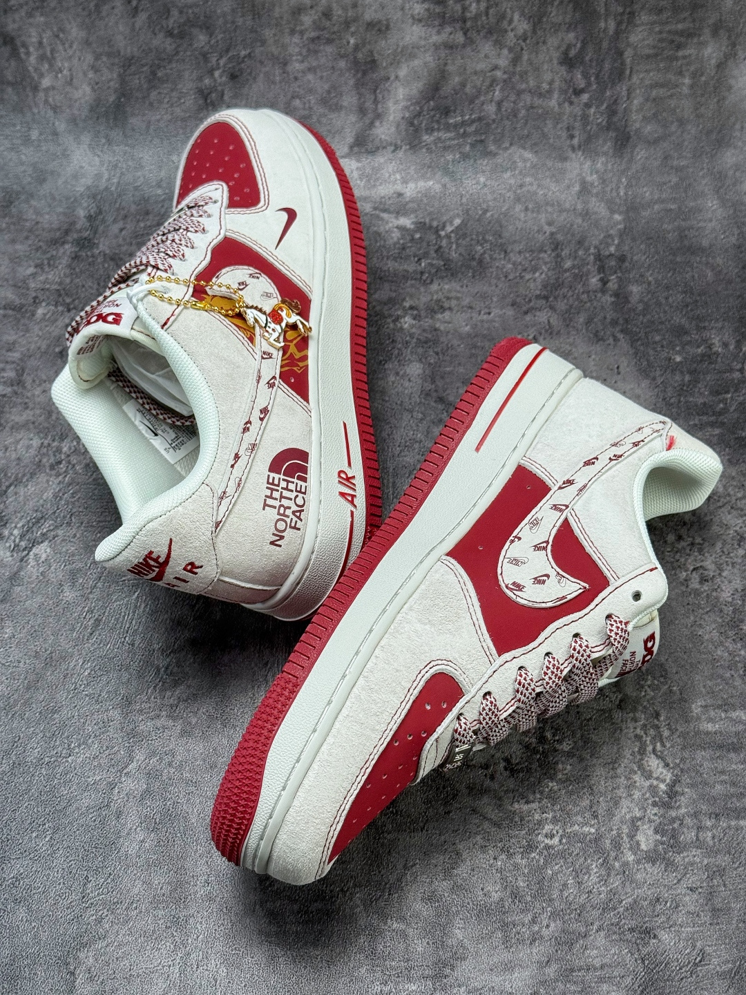 210 Nike Air Force 1 Low 07 马年限定 x The North Face 灰红小勾满天星 JP2026-137-Chinese UA Cheap High Quatity Brand Clothes Bags handbags Sneakers wholesale wholesaler seller from China Factory suppliers Fashion Clothing Shoes best Quality Beautiful Price 210 Nike Air Force 1 Low 07 马年限定 x The North Face 灰红小勾满天星 JP2026-137