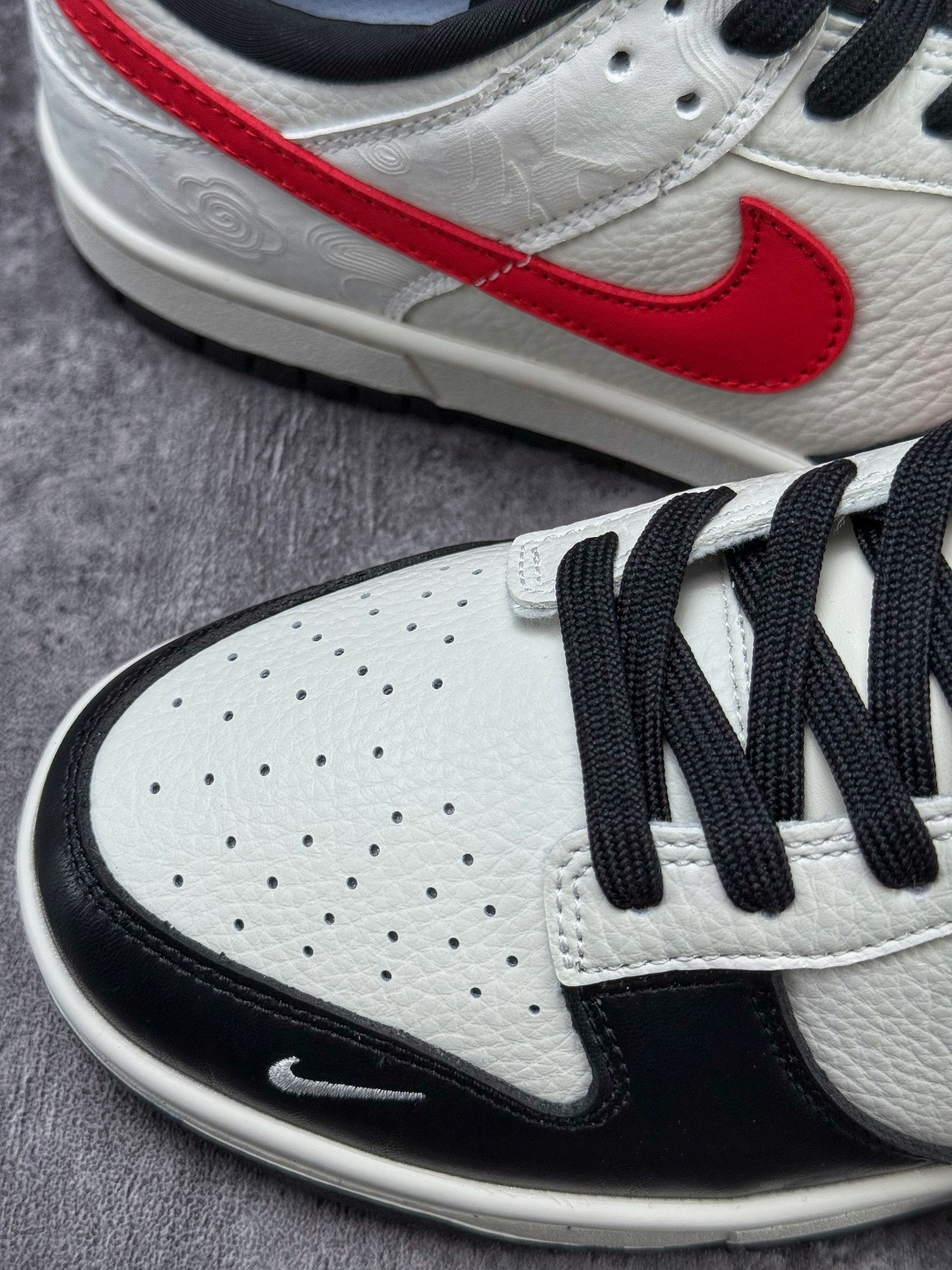 230 Nike SB Dunk Low 马年限定 黑白小勾 IM6670-202-Chinese UA Cheap High Quatity Brand Clothes Bags handbags Sneakers wholesale wholesaler seller from China Factory suppliers Fashion Clothing Shoes best Quality Beautiful Price 230 Nike SB Dunk Low 马年限定 黑白小勾 IM6670-202