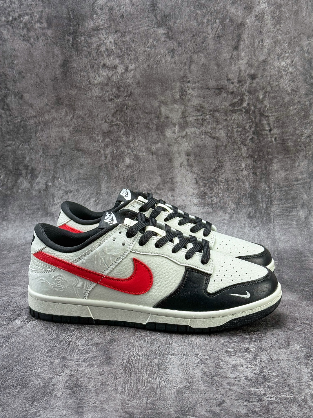 230 Nike SB Dunk Low 马年限定 黑白小勾 IM6670-202-Chinese UA Cheap High Quatity Brand Clothes Bags handbags Sneakers wholesale wholesaler seller from China Factory suppliers Fashion Clothing Shoes best Quality Beautiful Price 230 Nike SB Dunk Low 马年限定 黑白小勾 IM6670-202