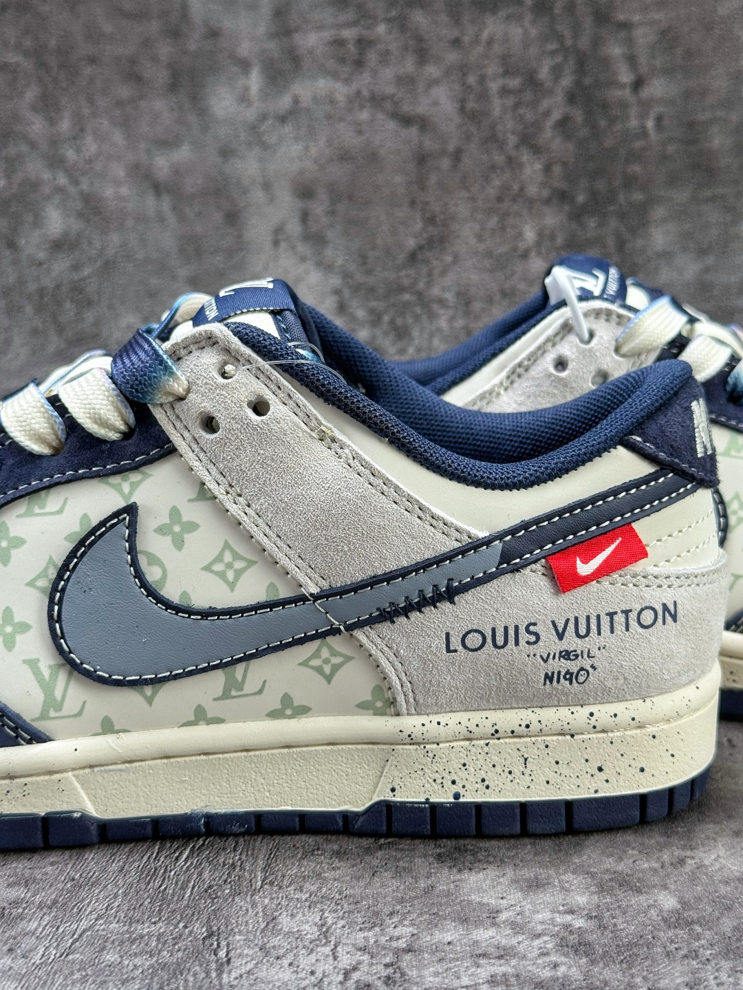 220 Nike SB Dunk Low x Louis Vuitton 蓝白 YX5066-409-Chinese UA Cheap High Quatity Brand Clothes Bags handbags Sneakers wholesale wholesaler seller from China Factory suppliers Fashion Clothing Shoes best Quality Beautiful Price 220 Nike SB Dunk Low x Louis Vuitton 蓝白 YX5066-409