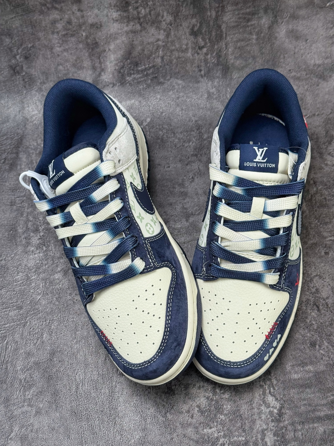 220 Nike SB Dunk Low x Louis Vuitton 蓝白 YX5066-409-Chinese UA Cheap High Quatity Brand Clothes Bags handbags Sneakers wholesale wholesaler seller from China Factory suppliers Fashion Clothing Shoes best Quality Beautiful Price 220 Nike SB Dunk Low x Louis Vuitton 蓝白 YX5066-409