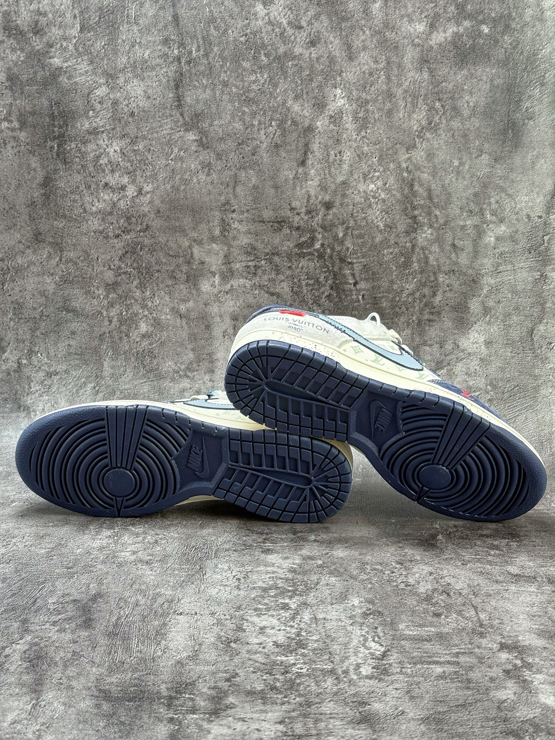 220 Nike SB Dunk Low x Louis Vuitton 蓝白 YX5066-409-Chinese UA Cheap High Quatity Brand Clothes Bags handbags Sneakers wholesale wholesaler seller from China Factory suppliers Fashion Clothing Shoes best Quality Beautiful Price 220 Nike SB Dunk Low x Louis Vuitton 蓝白 YX5066-409