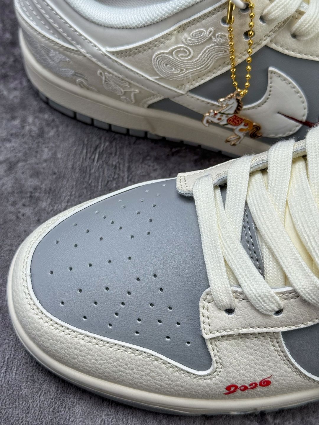 220 Nike SB Dunk Low 马年限定 白灰小勾 XT6998-158