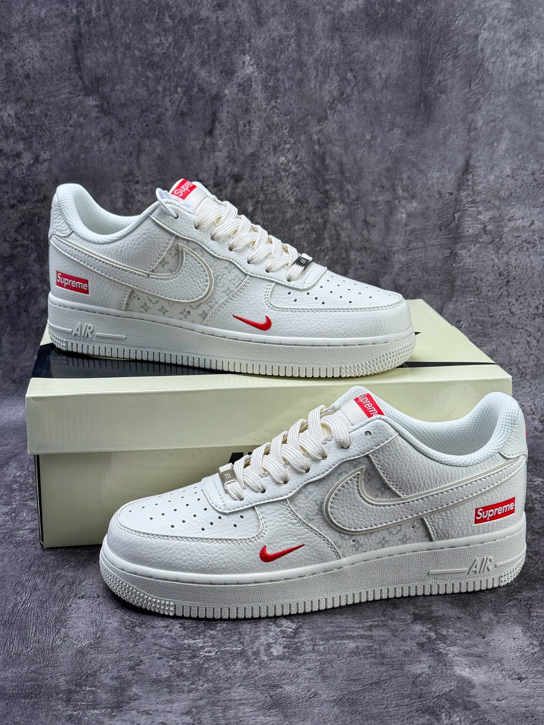 Nike Air Force 1 Low 07 x Superme 白红小勾 MM3399-815-Chinese wholesaler seller Clothes Bags handbags wholesale Shoes High Quatity wholesaler seller Cheap Sneakers from China Factory Chinese suppliers china wholesale clothing wholesaler seller Nike Air Force 1 Low 07 x Superme 白红小勾 MM3399-815