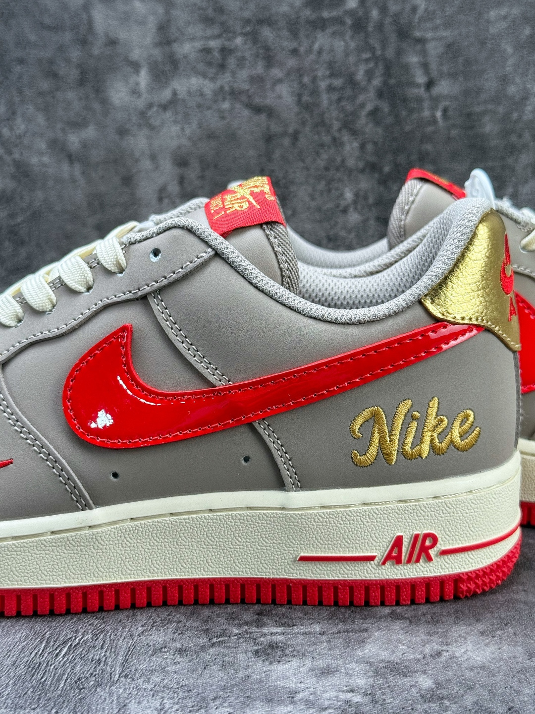210 Nike Air Force 1 Low 07 灰红小勾 NH0601-527-Chinese UA Cheap High Quatity Brand Clothes Bags handbags Sneakers wholesale wholesaler seller from China Factory suppliers Fashion Clothing Shoes best Quality Beautiful Price 210 Nike Air Force 1 Low 07 灰红小勾 NH0601-527