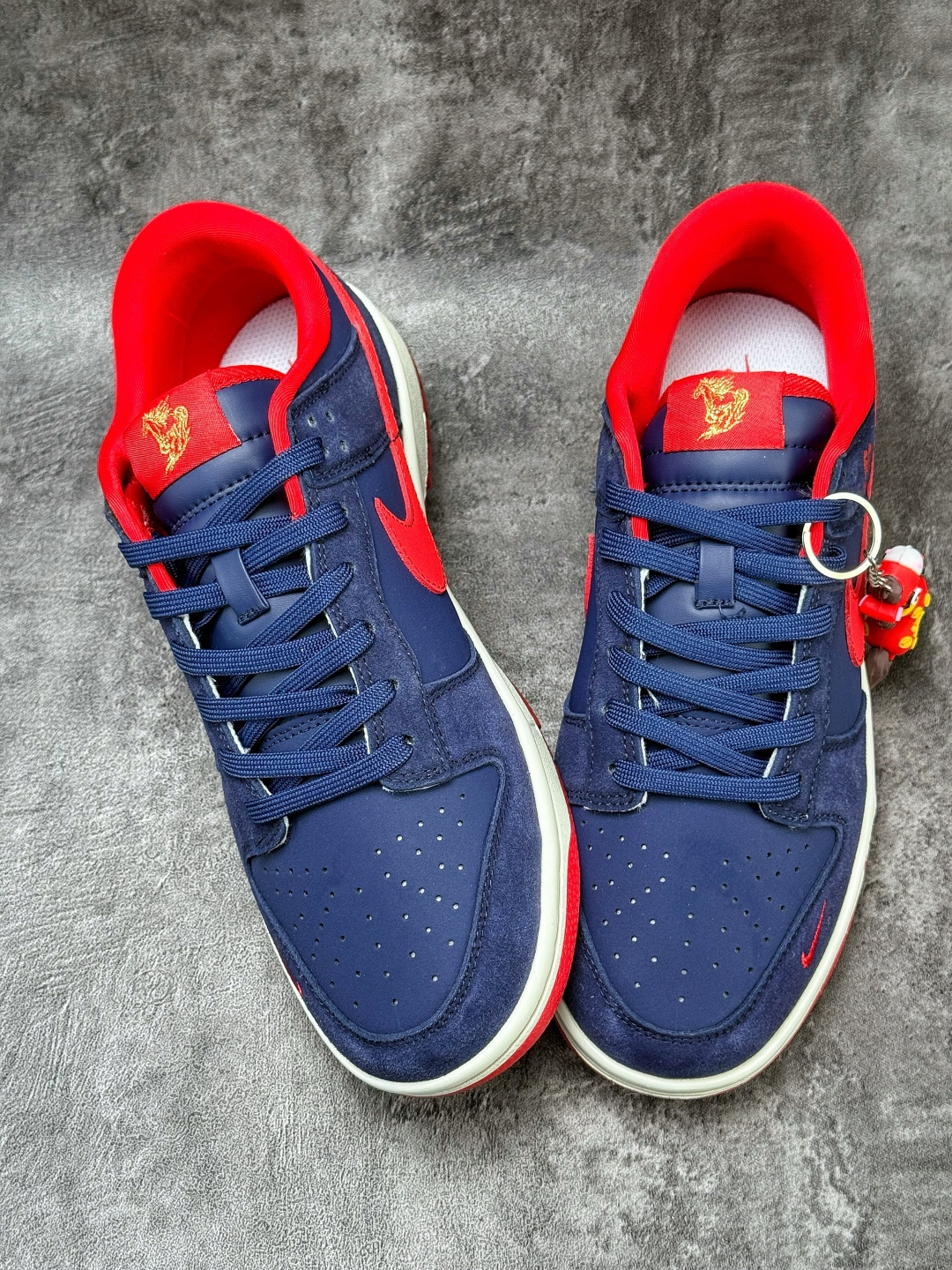 Nike SB Dunk Low 马年限定 x Superme 蓝红小勾 NH0601-487