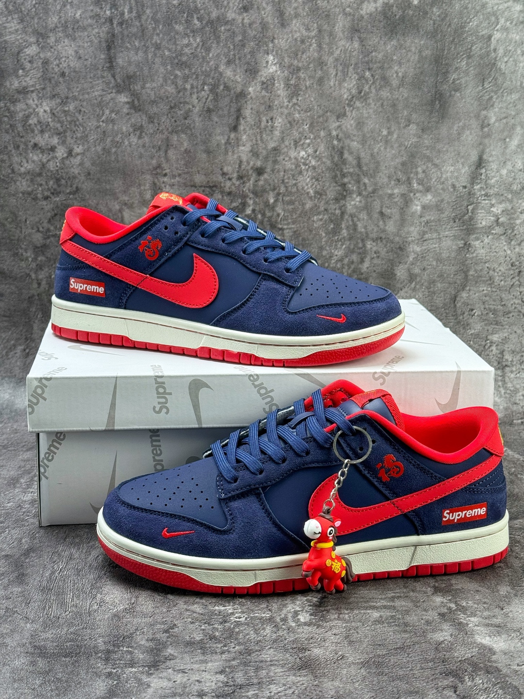 Nike SB Dunk Low 马年限定 x Superme 蓝红小勾 NH0601-487