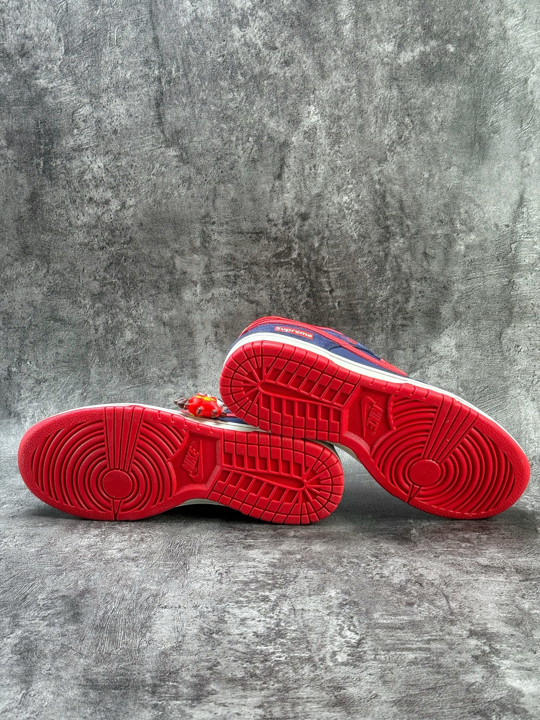 Nike SB Dunk Low 马年限定 x Superme 蓝红小勾 NH0601-487